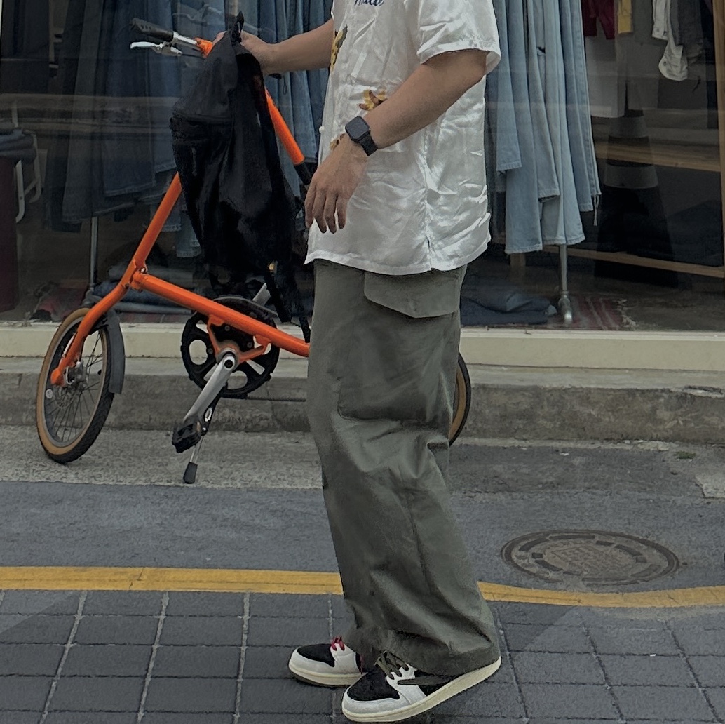 (W) Jordan 1 x Travis Scott Retro Low OG SP Medium Olive 착용 스타일 - 2