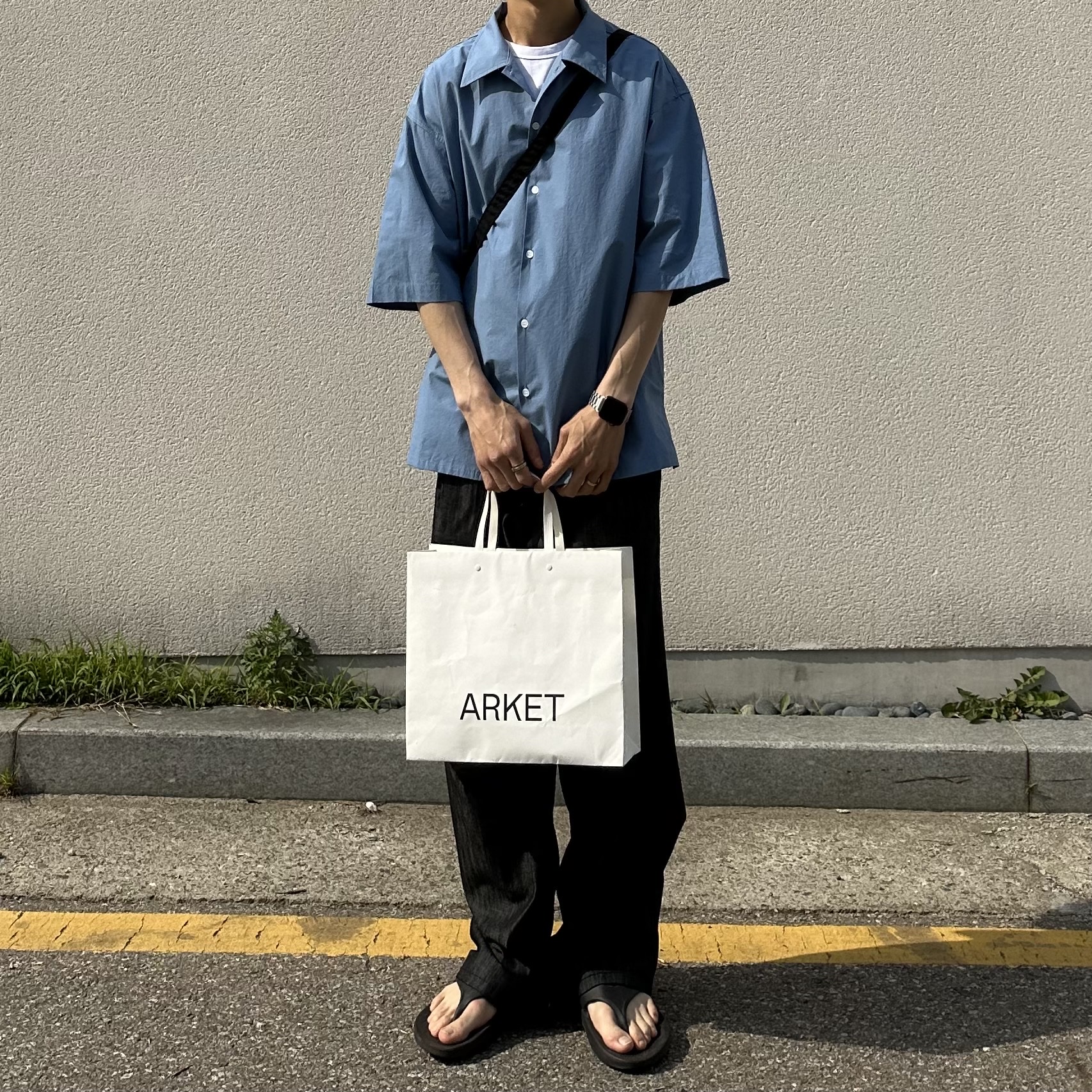 Oofos OOriginal Black 착용 스타일 - 1