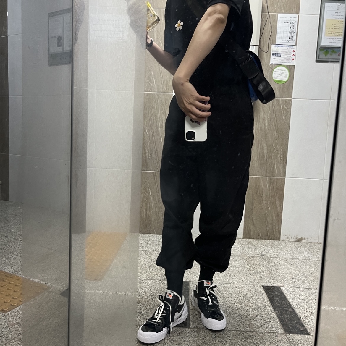 Nike x Sacai Blazer Low Black Patent Leather 착용 스타일