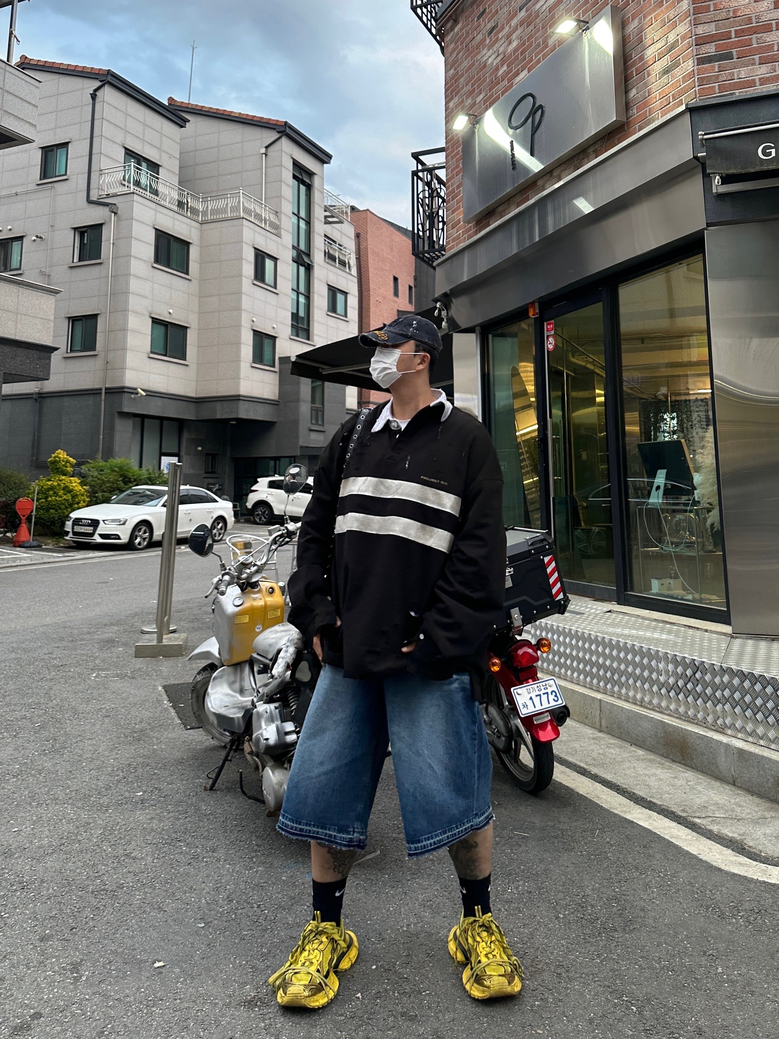 Balenciaga 3XL Sneakers Yellow Black, Project G/R Bullied Polo Shirts Black 착용 스타일 - 3