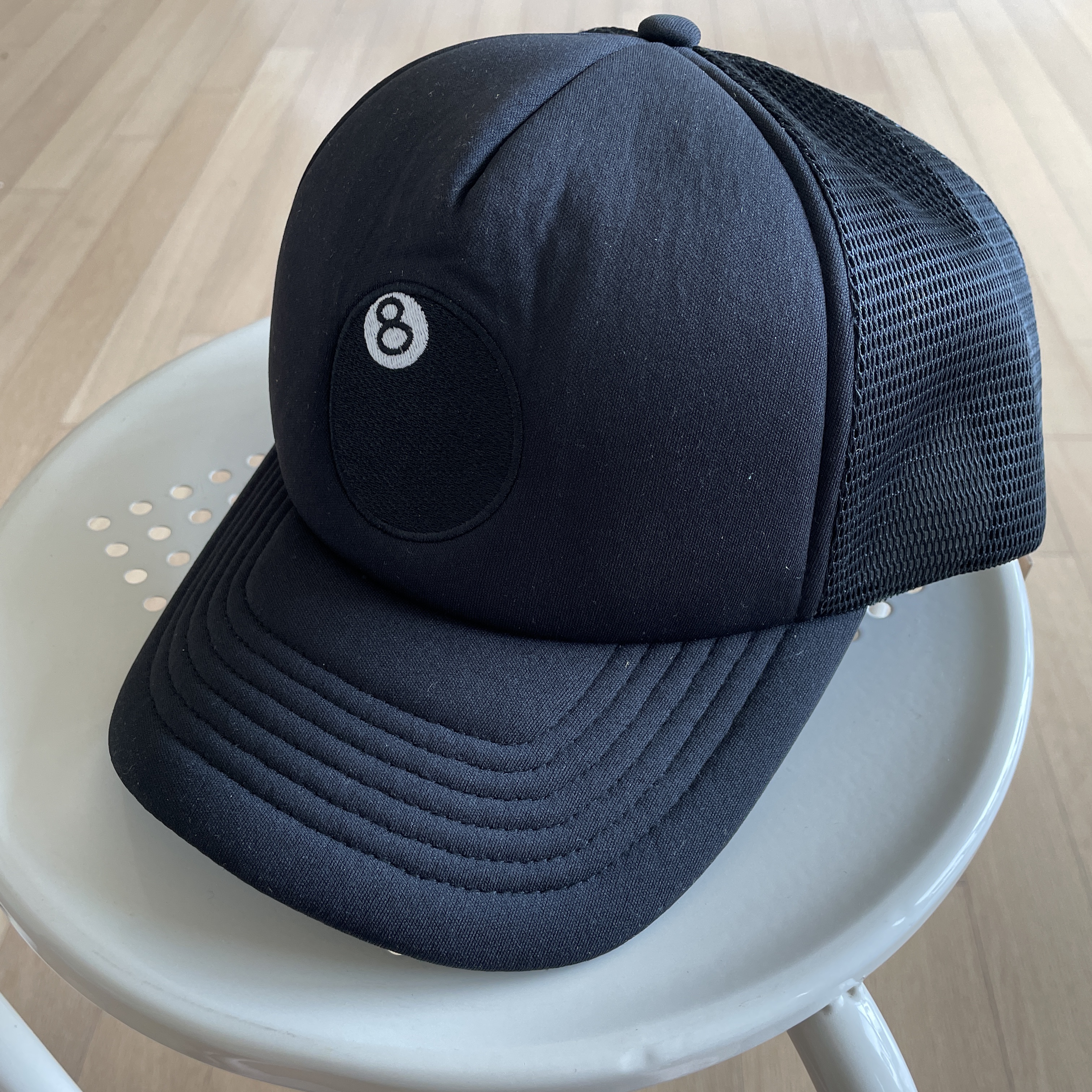 Stussy 8 Ball Trucker Cap Black 착용 스타일