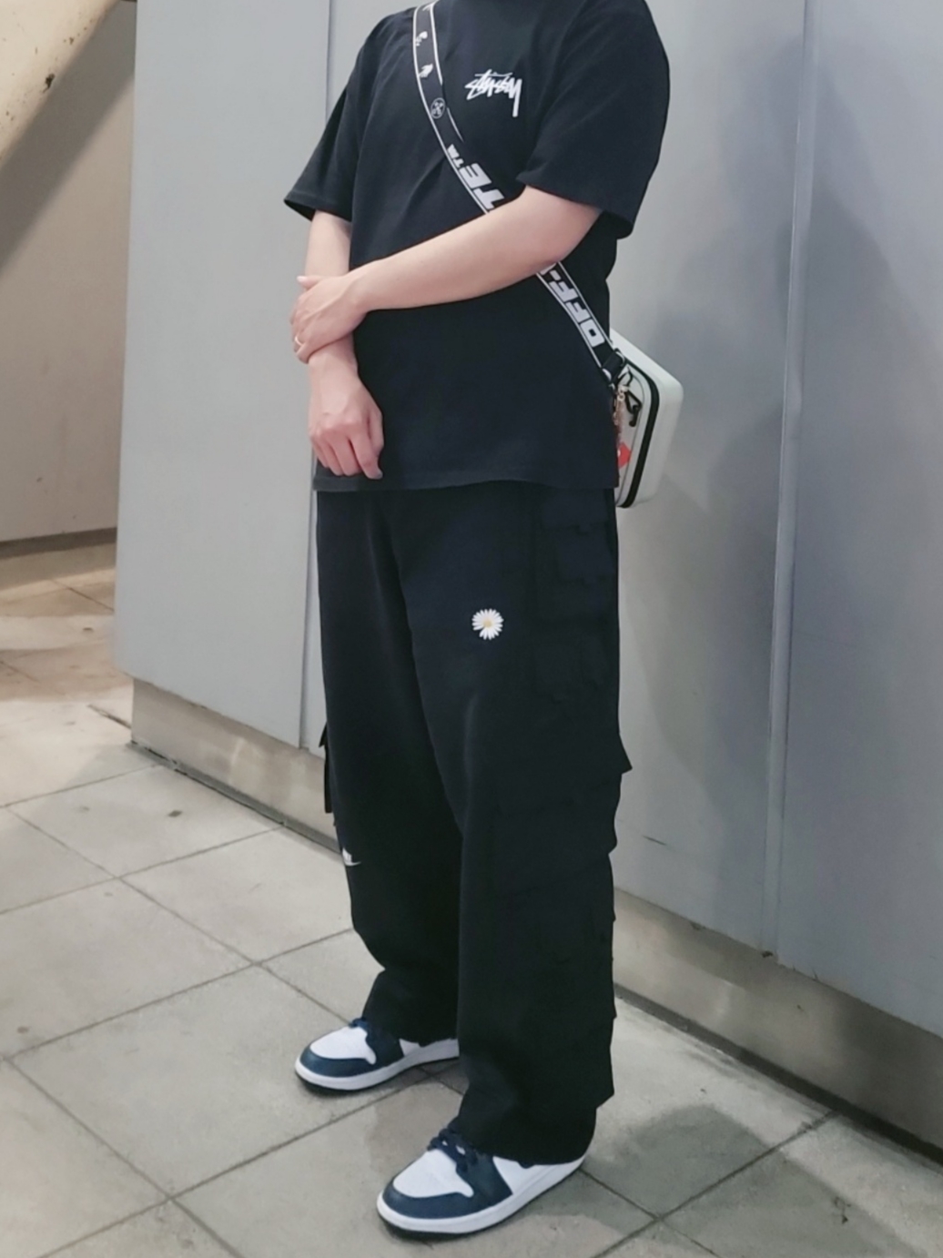 Nike x Peaceminusone Wide Pants Black (DR0096-010), Stussy Withered Flower T-Shirt Black 착용 스타일