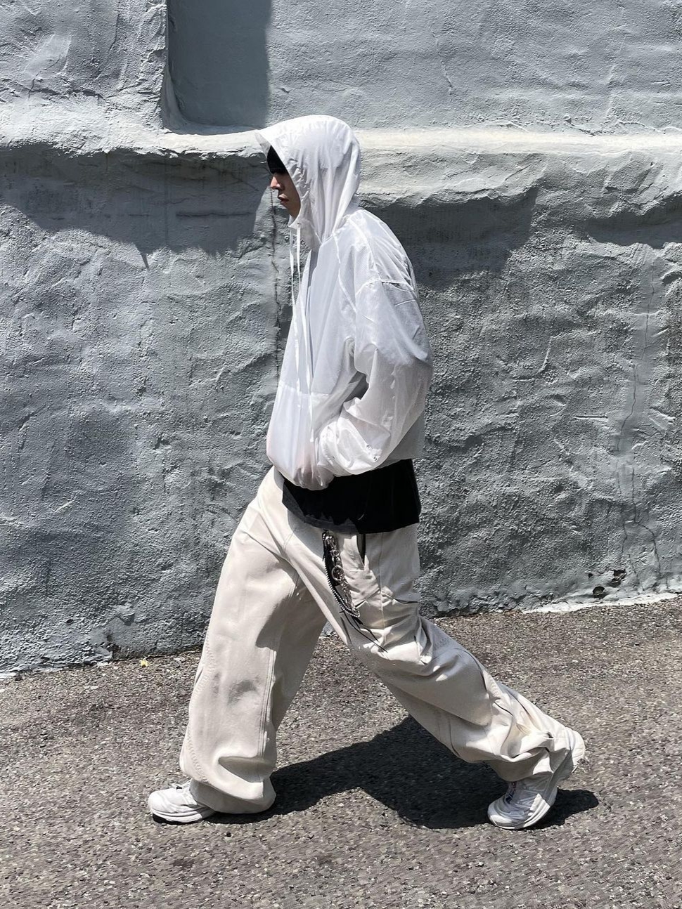 AOP Large Fit Curve Pants Stone Sand, Salomon XT-6 ADV White 착용 스타일 - 2