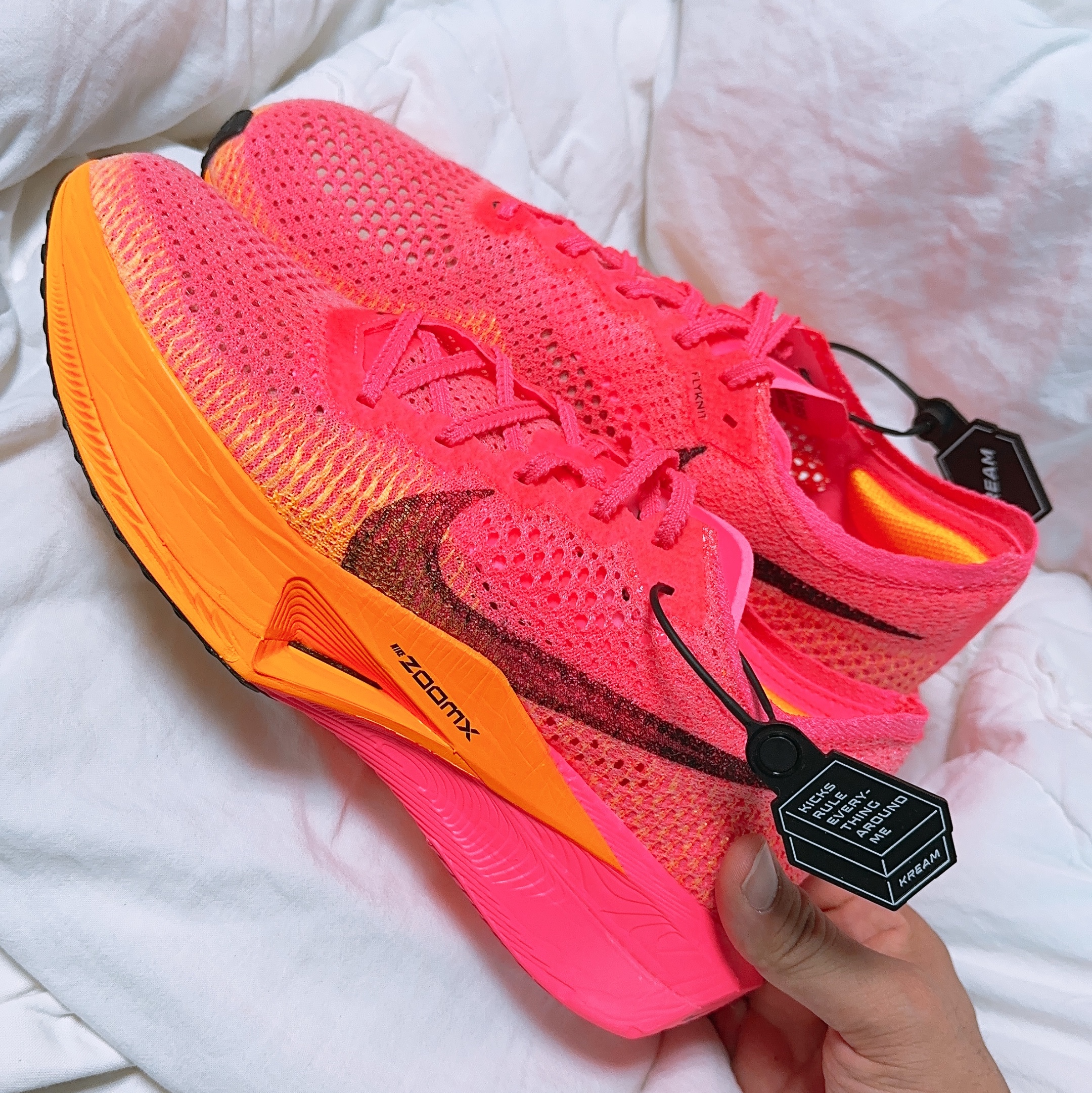Nike ZoomX Vaporfly Next% 3 Hyper Pink 착용 스타일