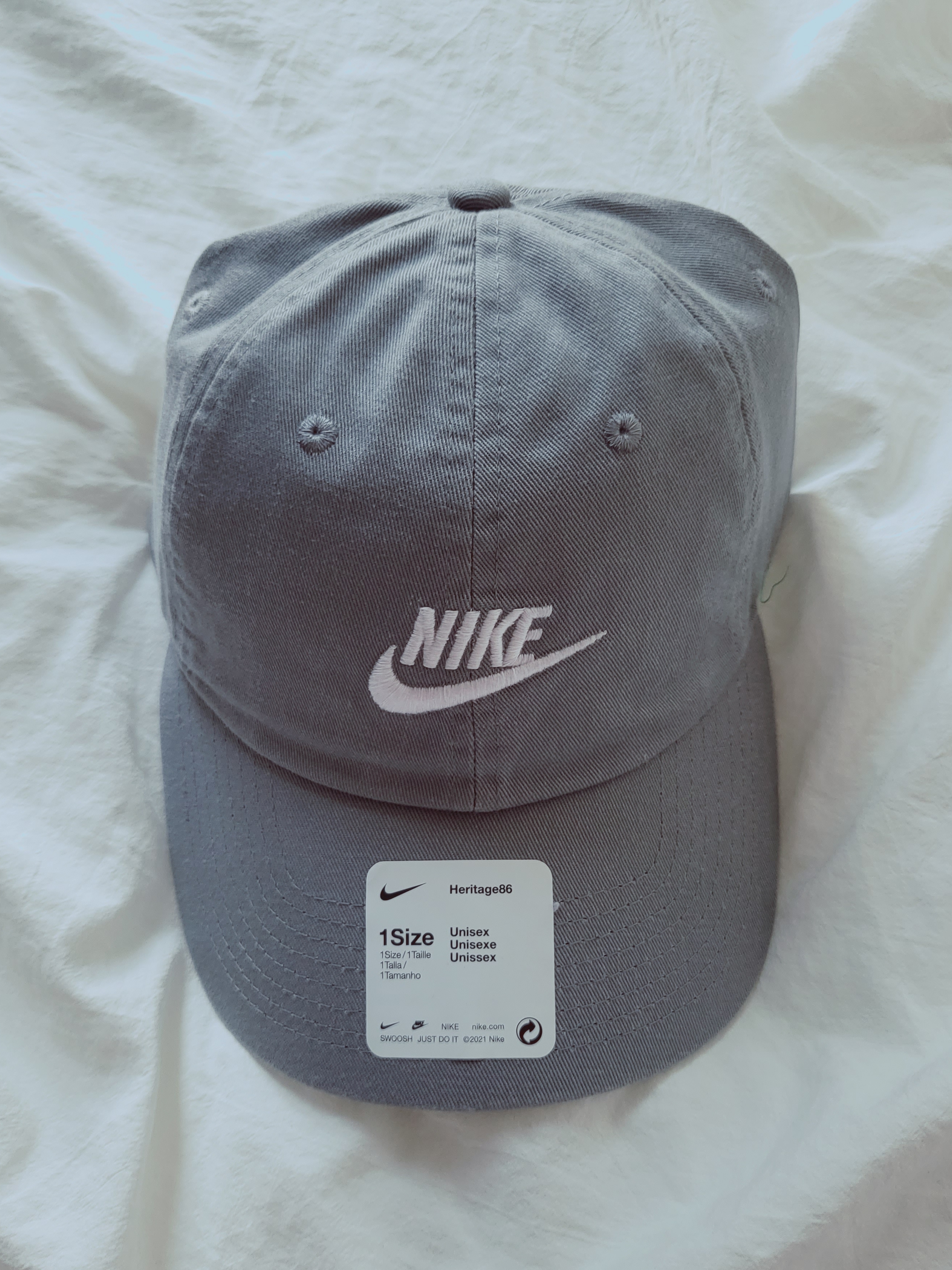 Nike Heritage 86 Futura Washed Cap Particle Grey 착용 스타일