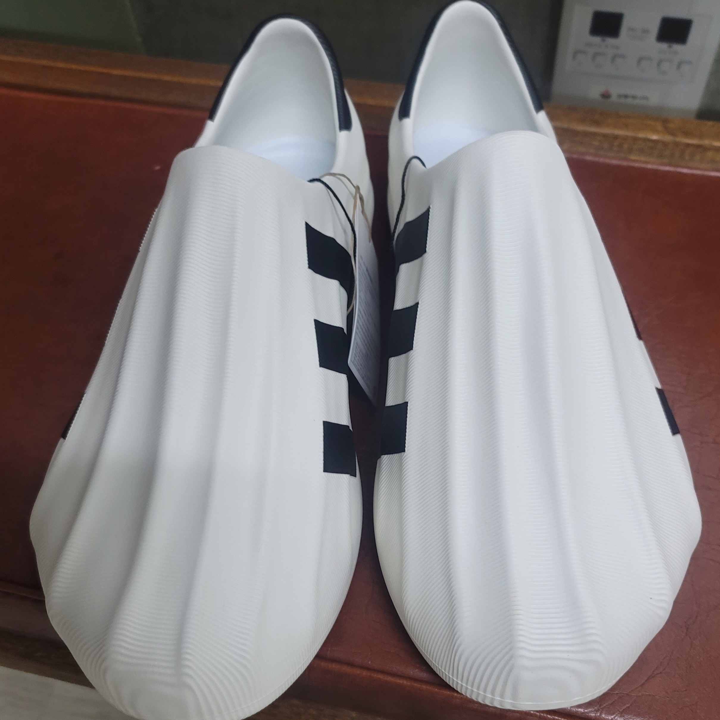 Adidas Adifom Superstar Core White 착용 스타일 - 4