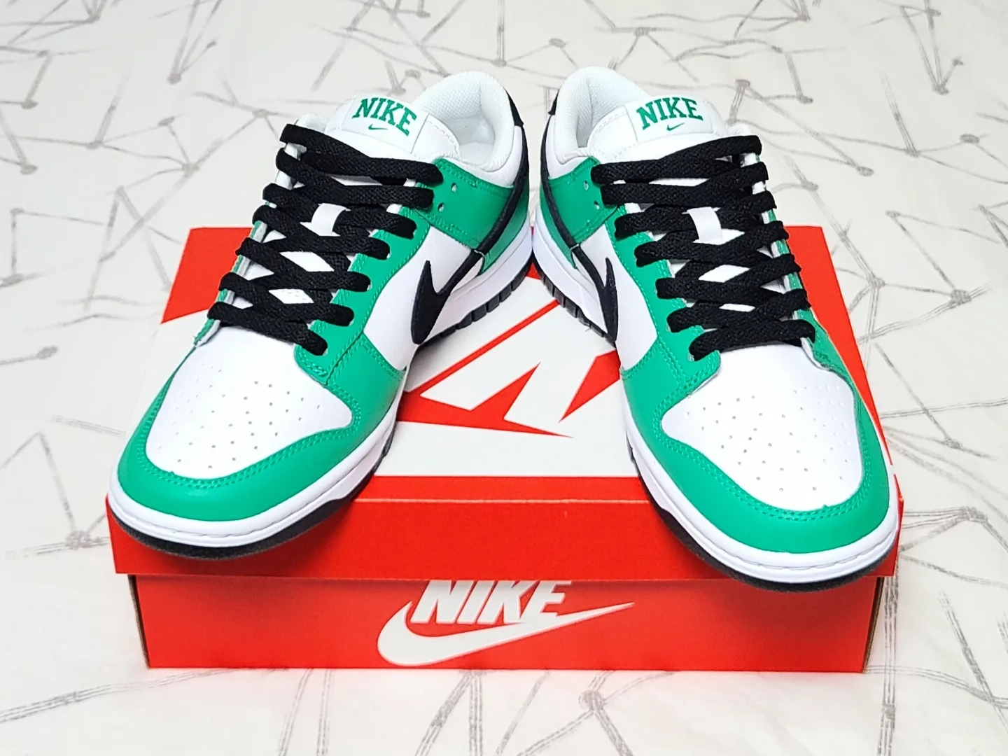 Nike Dunk Low White Green 착용 스타일 - 3
