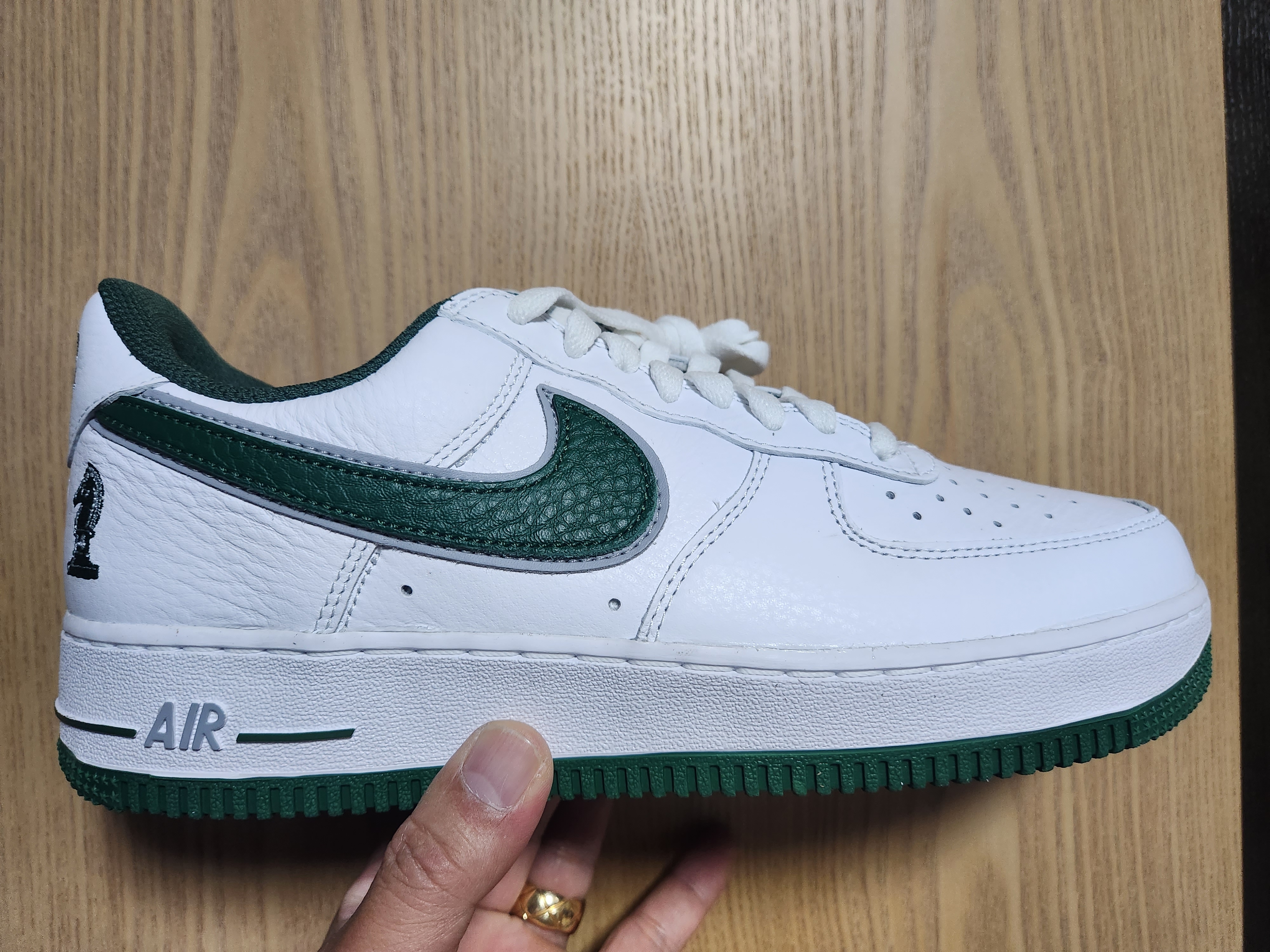 Nike Air Force 1 Low Four Horsemen 착용 스타일 - 1