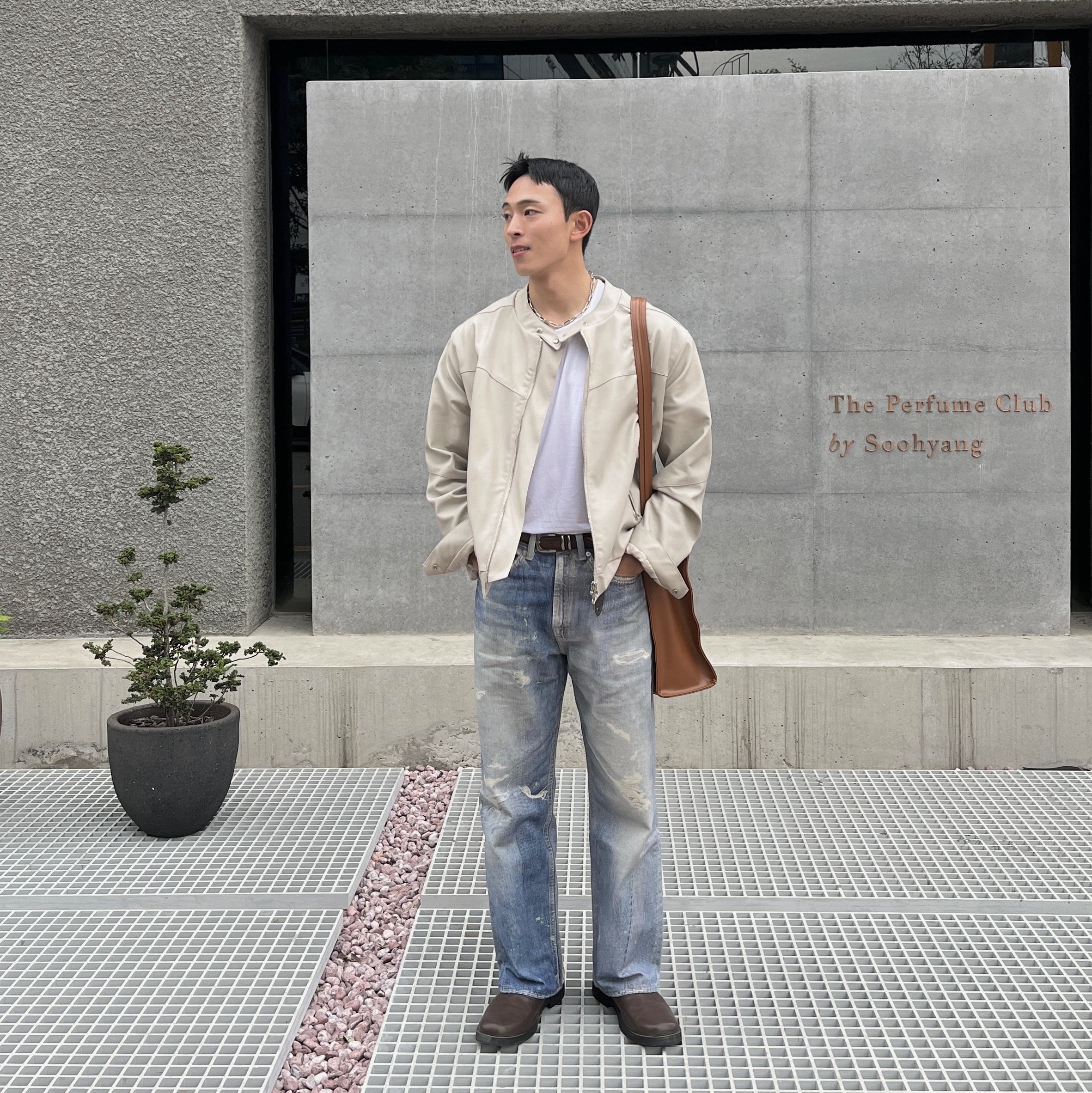 아워레가시 써드컷 디지털 데님 프린트 착용 스타일 - 1