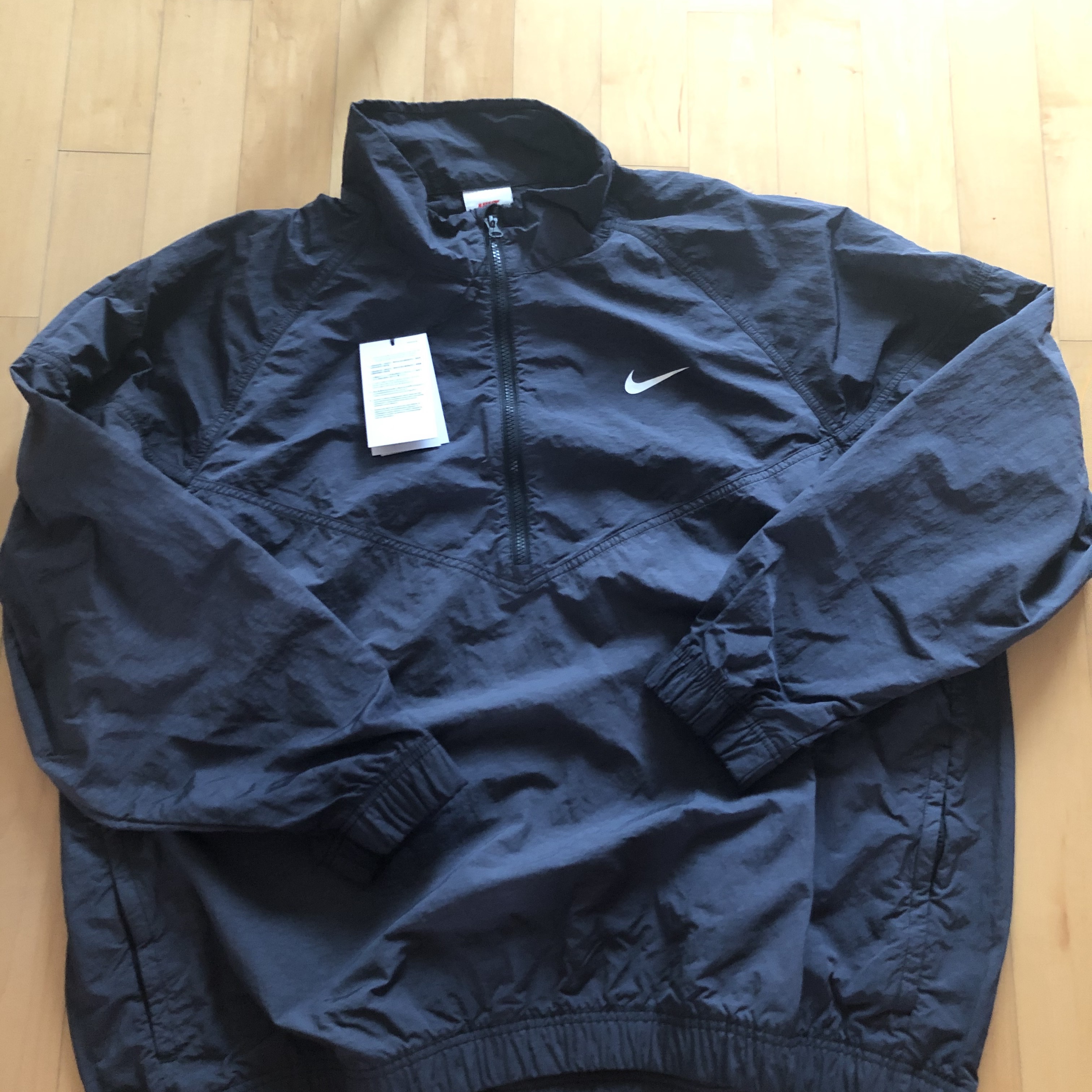 Nike x Stussy Windrunner Jacket Off Noir 착용 스타일 - 1
