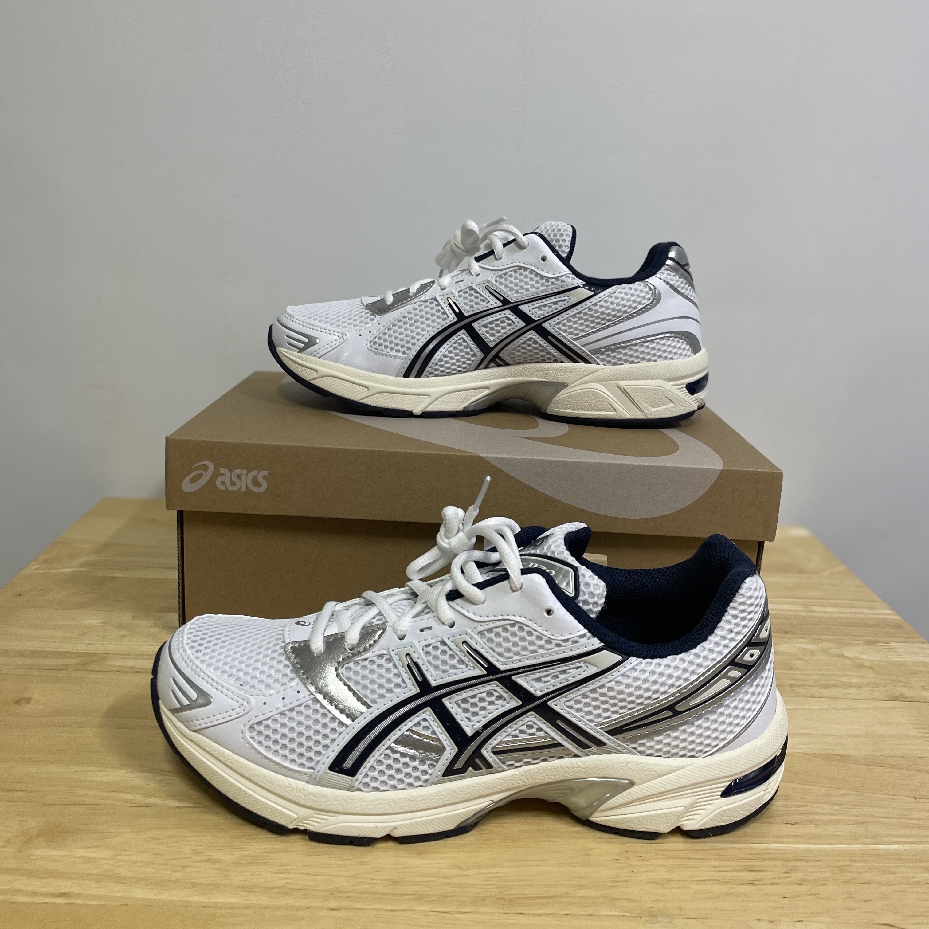 (W) Asics Gel-1130 White Midnight 착용 스타일 - 1