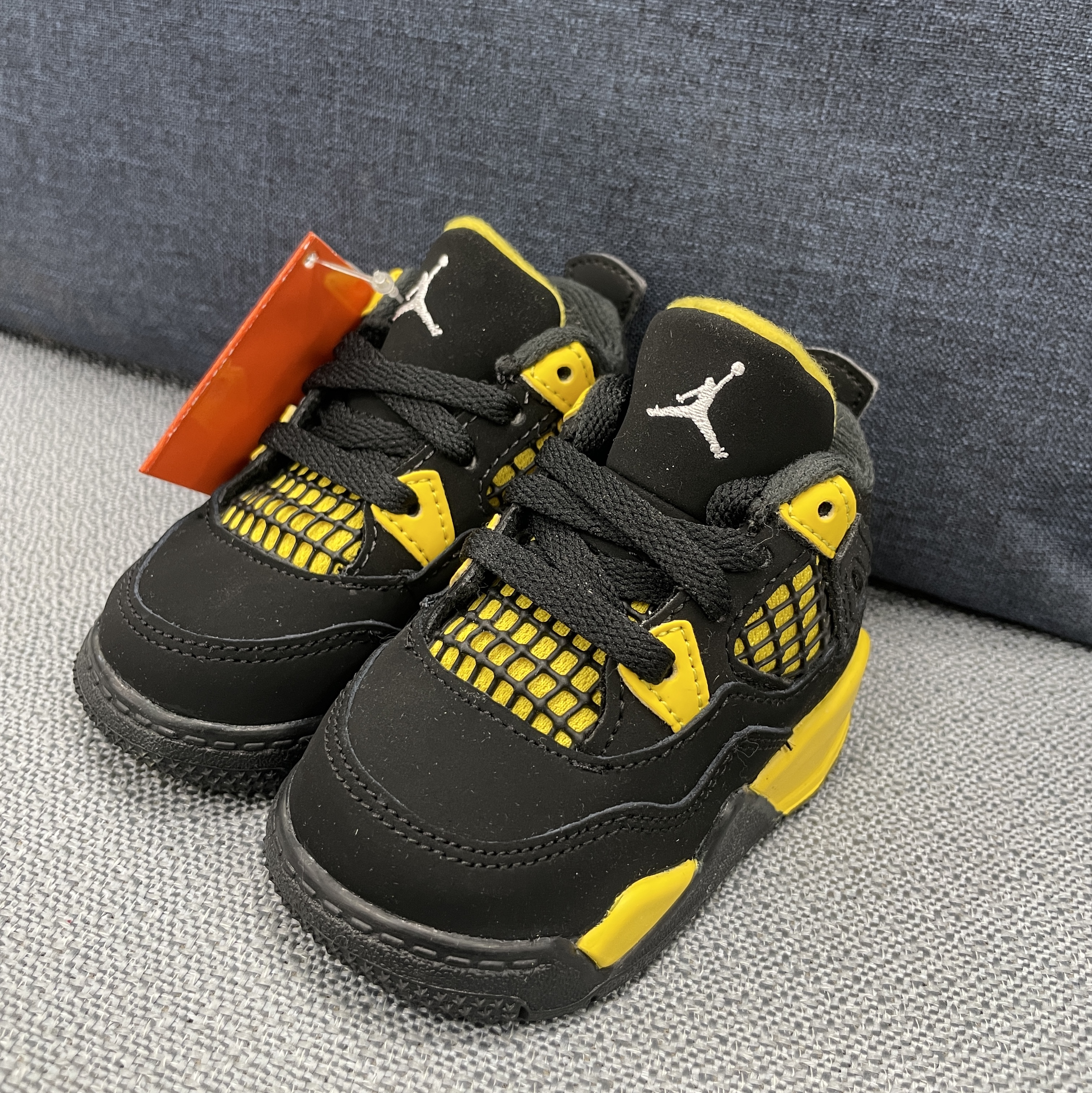 (TD) Jordan 4 Retro Thunder 2023 착용 스타일