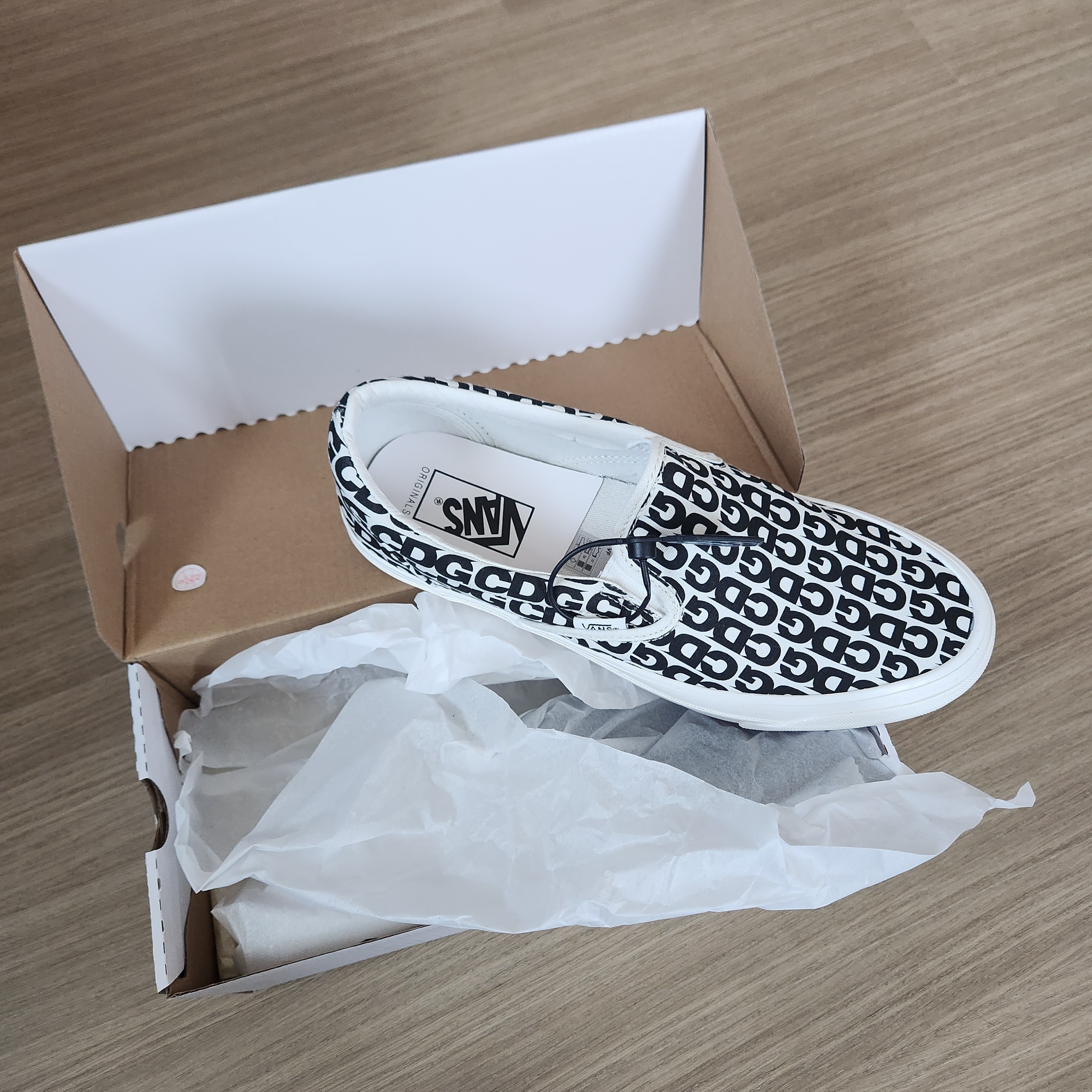 Vans Vault x CDG Slip-On LX White 착용 스타일