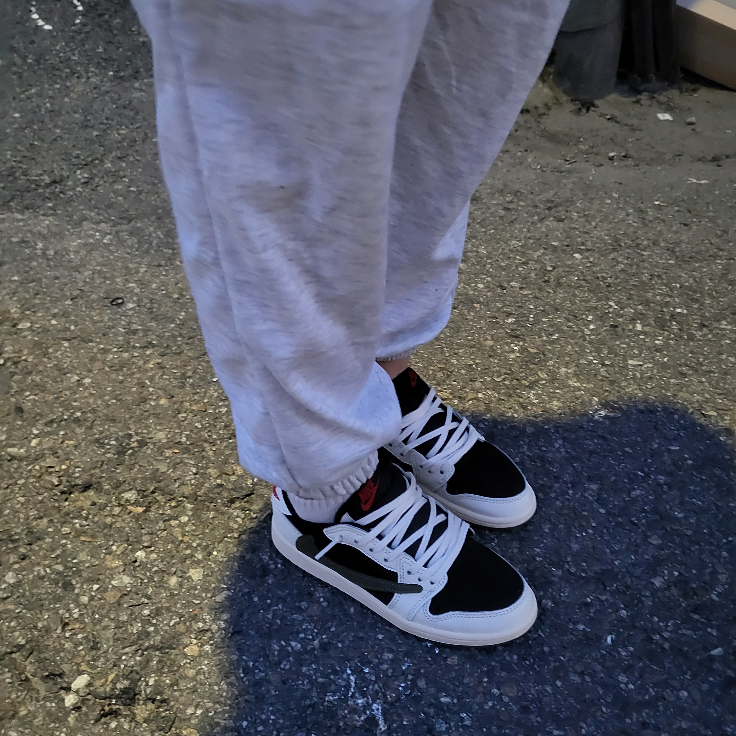 (PS) Jordan 1 x Travis Scott Retro Low OG SP Medium Olive 착용 스타일