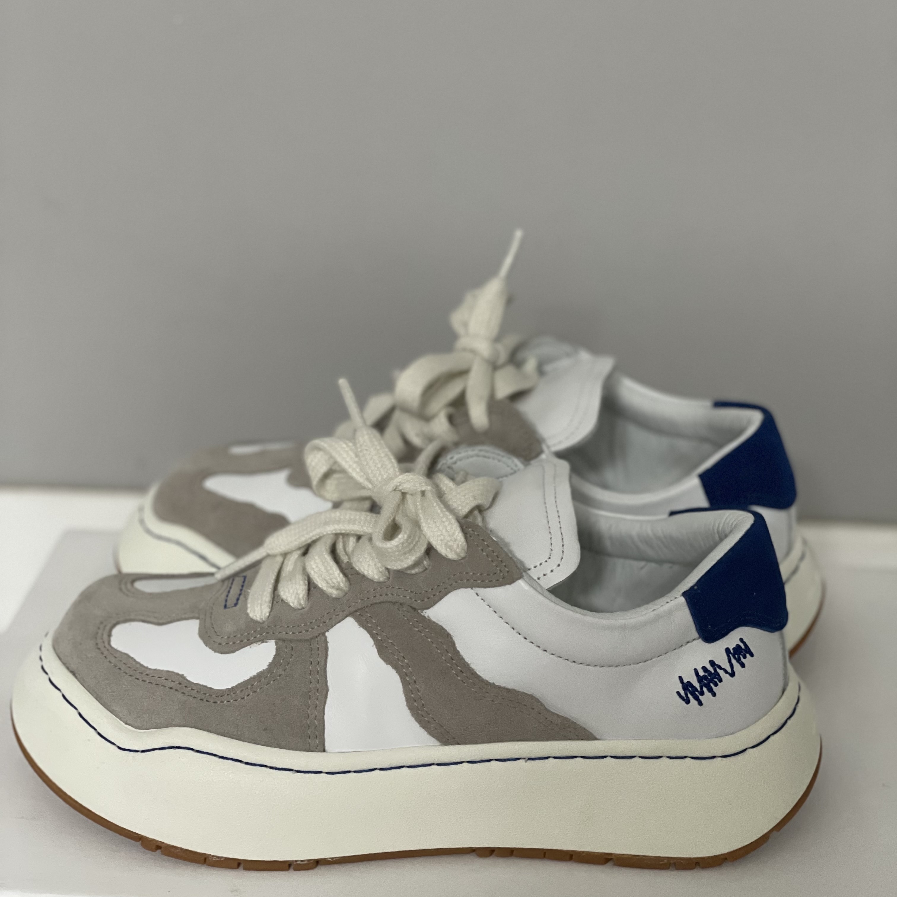 Ader Error Log; Baus Off White 착용 스타일