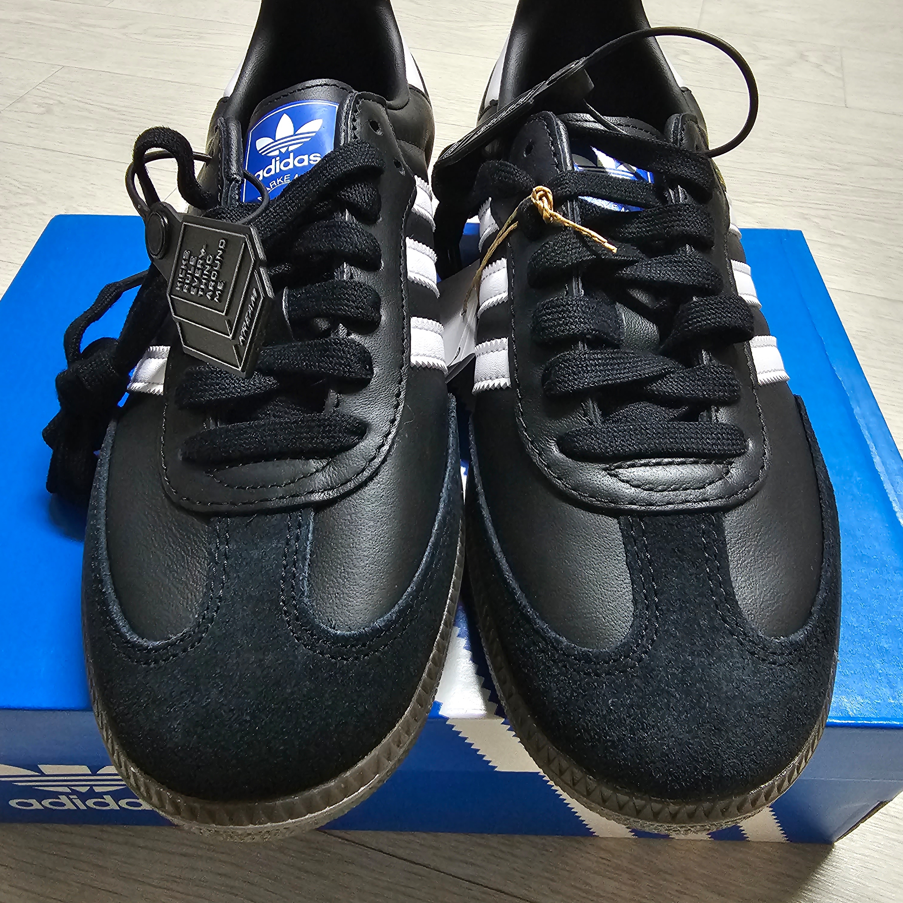 Adidas Samba OG Black White Gum 착용 스타일 - 3
