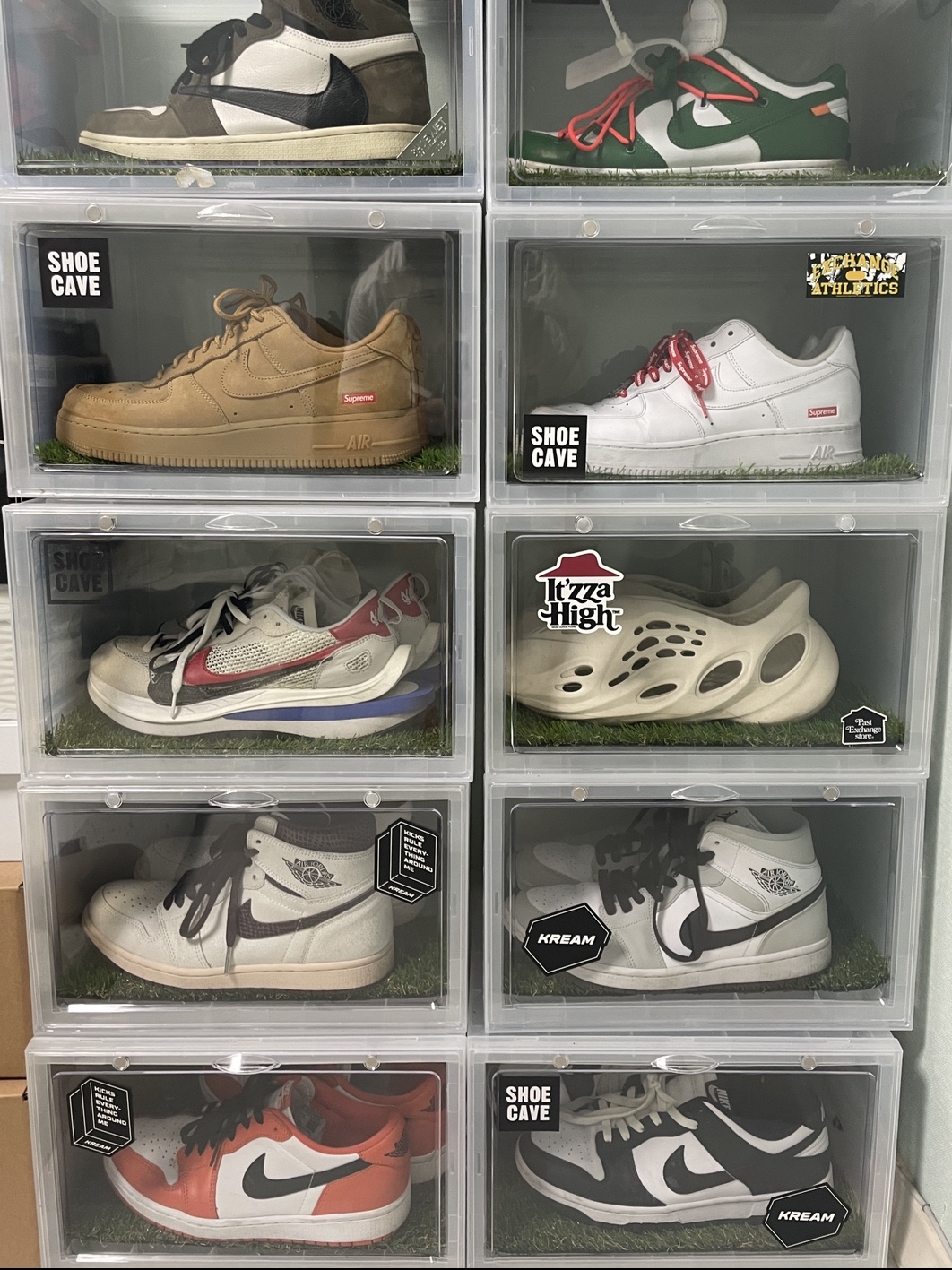 Nike x Off-White Dunk Low Pine Green, Jordan 1 x Travis Scott Retro High OG SP Mocha 착용 스타일