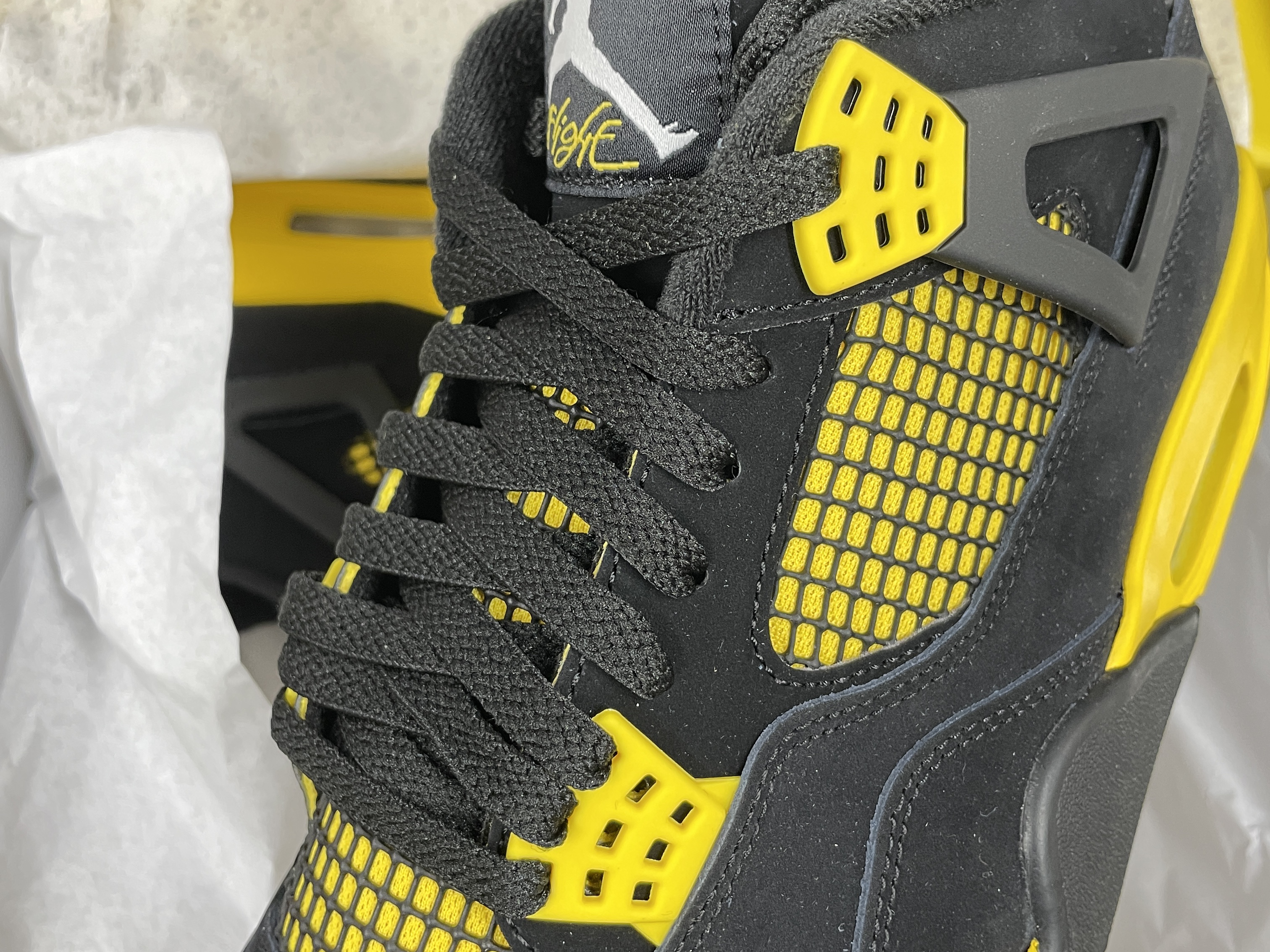 Jordan 4 Retro Thunder 2023 착용 스타일 - 2