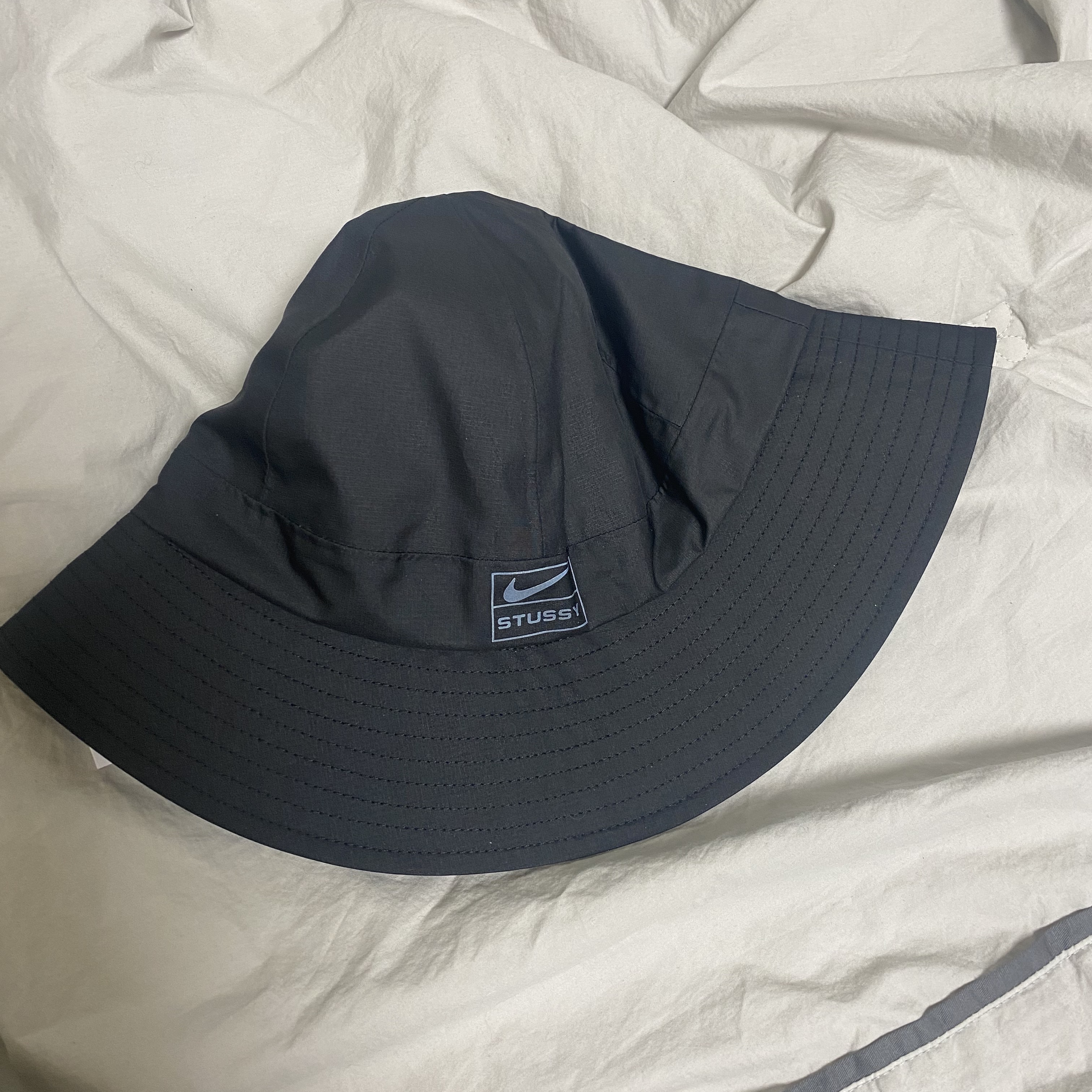 Nike x Stussy NRG FL Storm-Fit Bucket Hat Black 착용 스타일