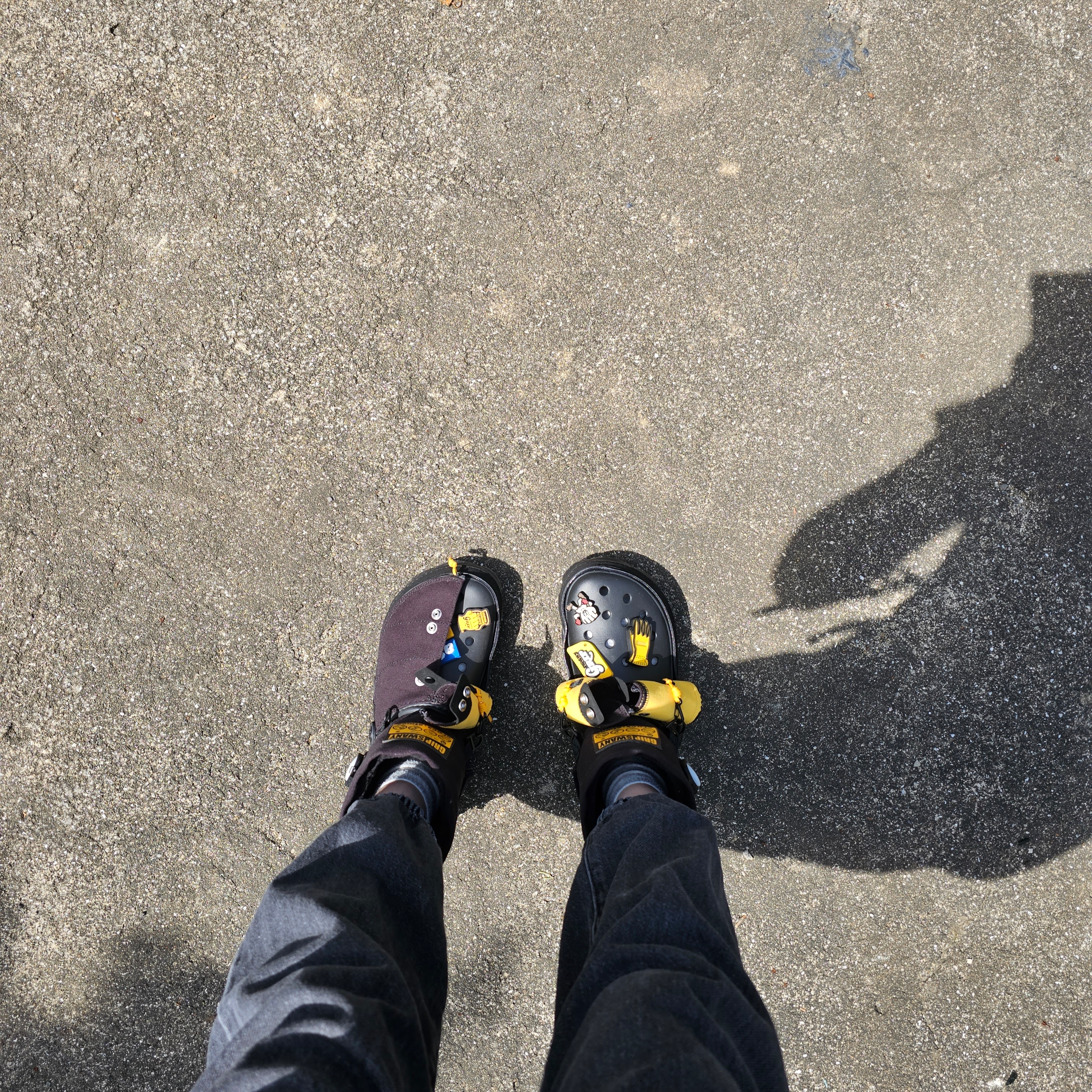 Crocs x Grip Swany x Atmos Classic All Terrain Clog Black 착용 스타일