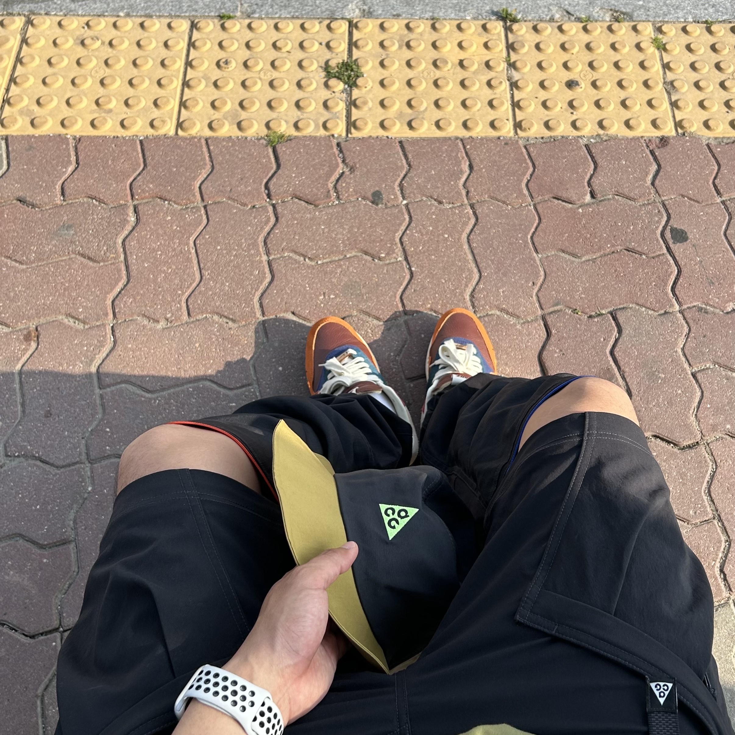 Nike NRG ACG Outdoor T-shirt Pilgrim - Asia, Nike ACG Smith Summit Cargo Pants Black - Asia 착용 스타일 - 2