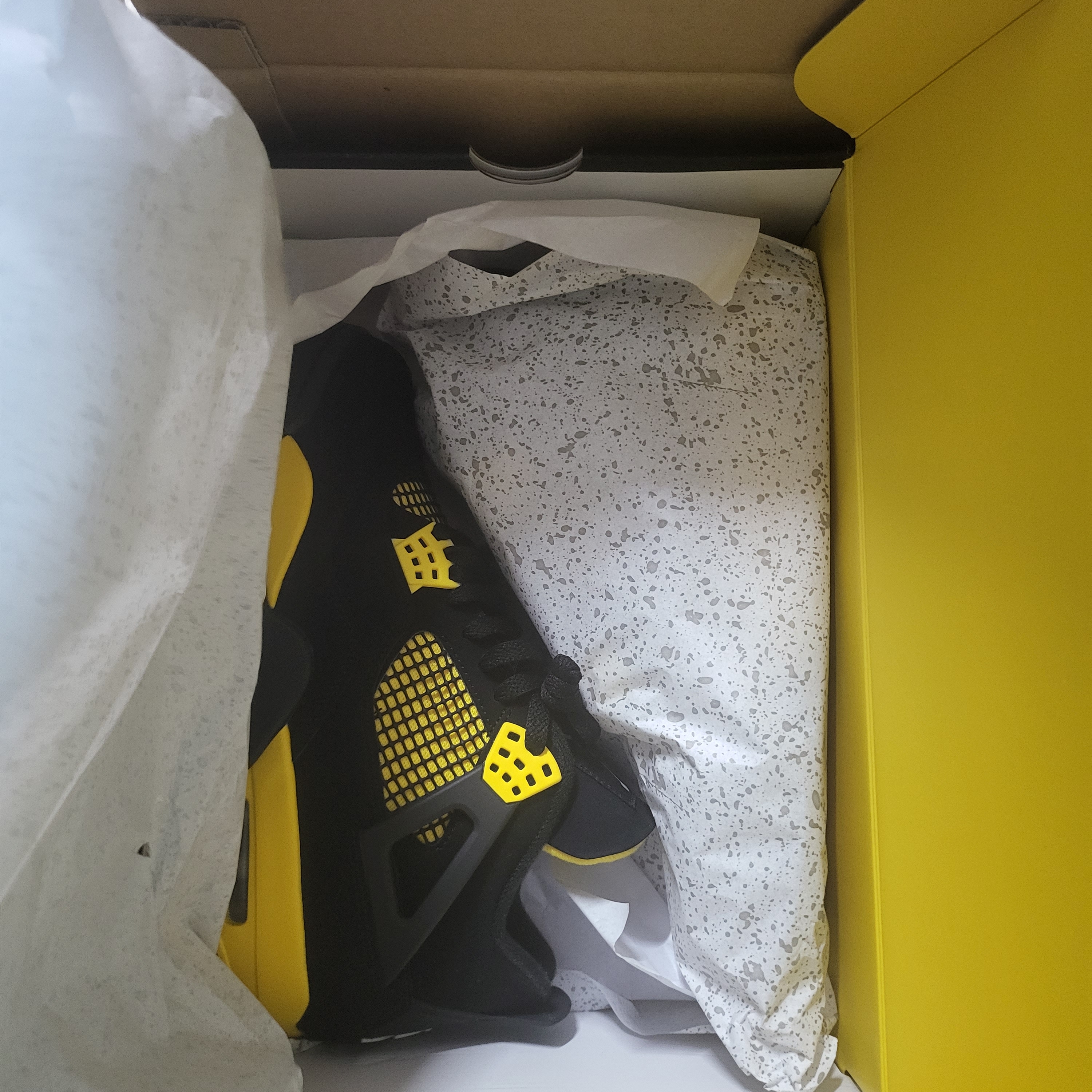 Jordan 4 Retro Thunder 2023 착용 스타일