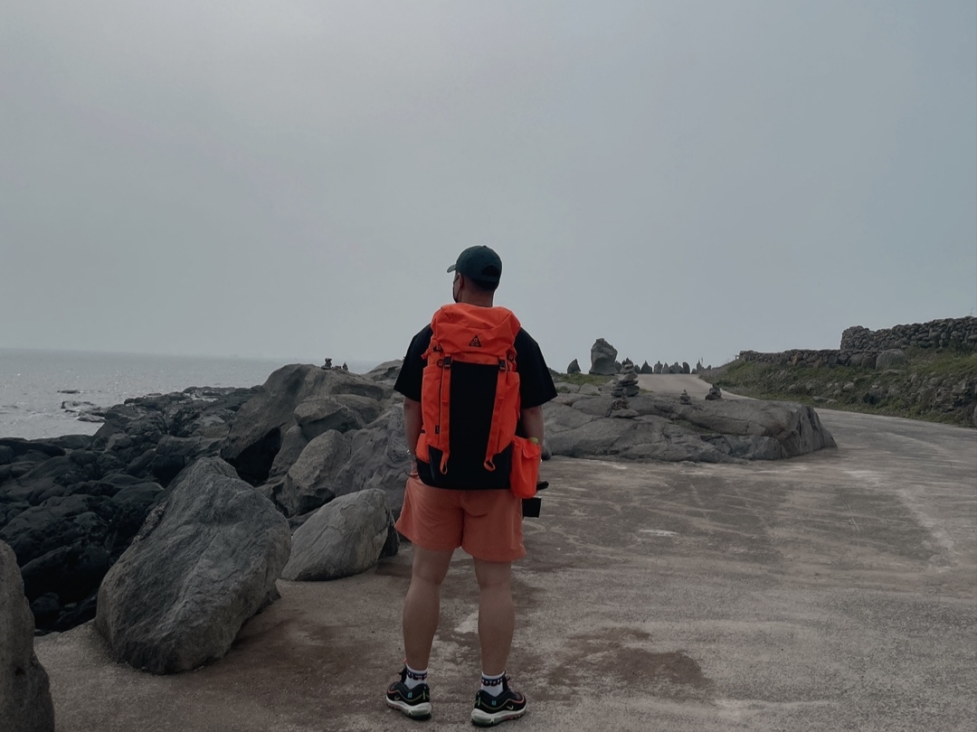 Nike ACG LBR Lungs T-Shirt Black - Asia, Nike NRG ACG Trail Shorts Rust Oxide - Asia 착용 스타일 - 2