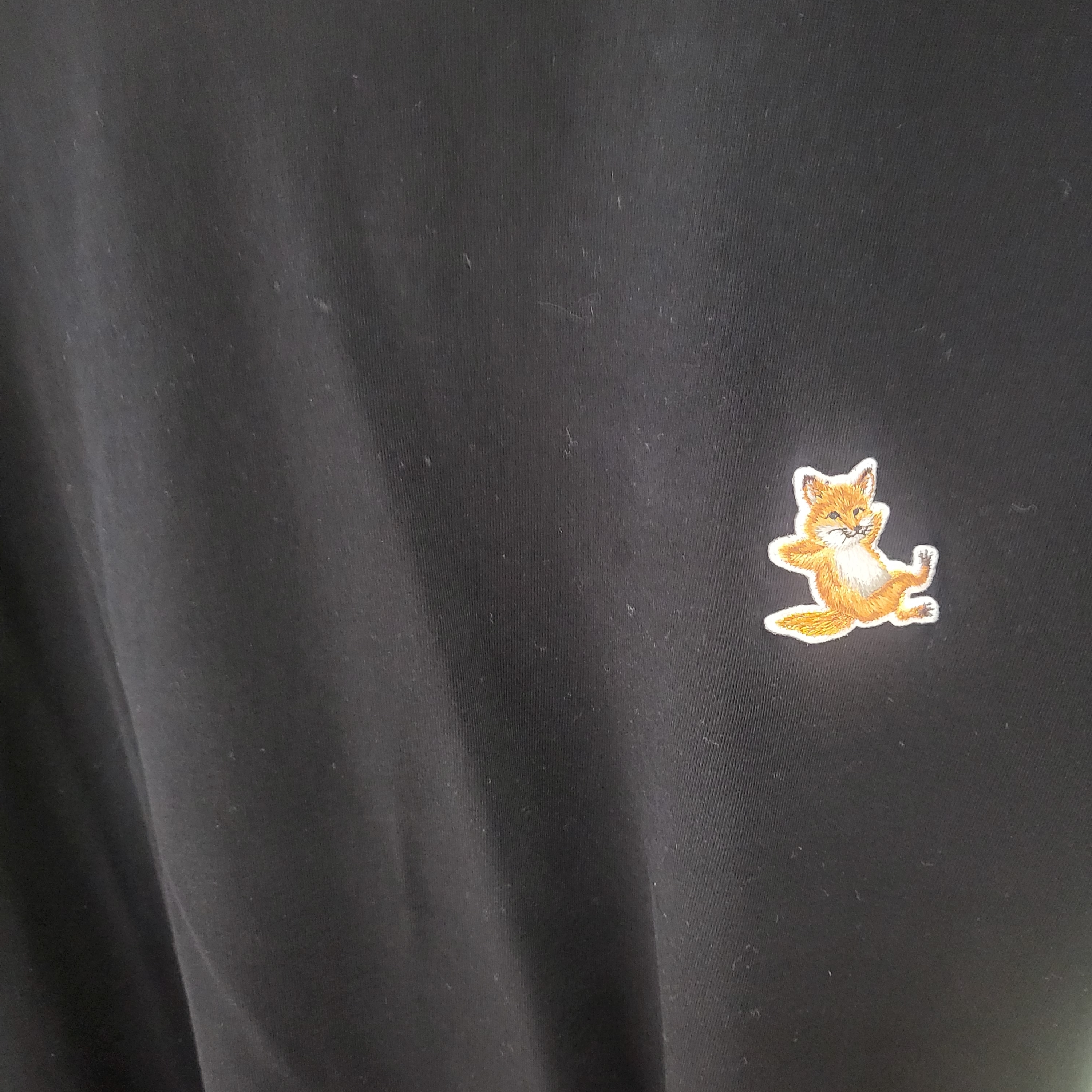 Maison Kitsune Chillax Fox Patch Classic T-Shirt Black 착용 스타일 - 1