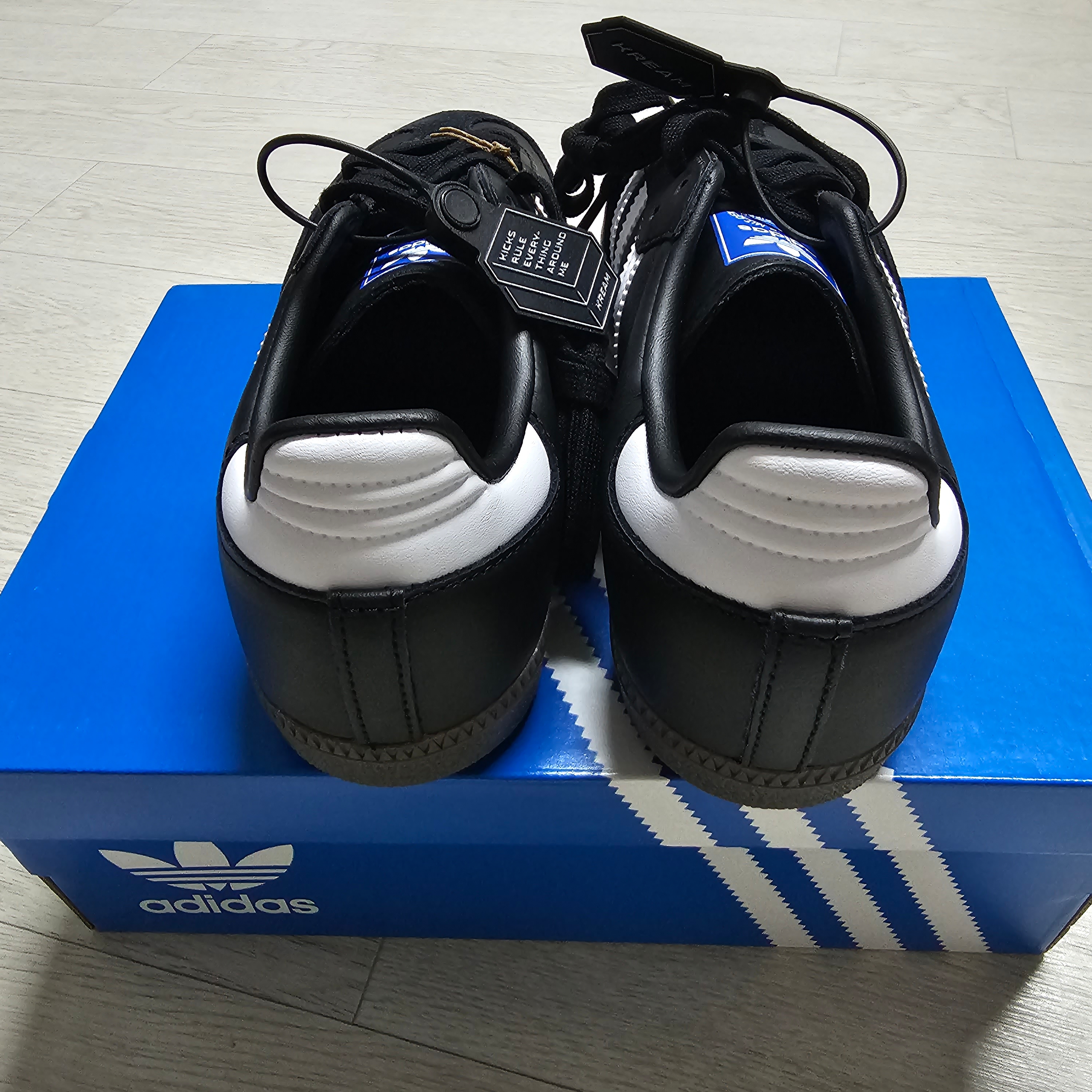 Adidas Samba OG Black White Gum 착용 스타일 - 4