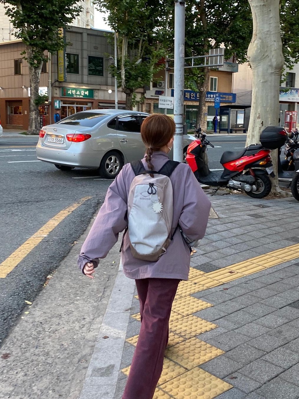 Mischief Rhombus Backpack Pink Grey, Mischief Rhombus Backpack Black 착용 스타일