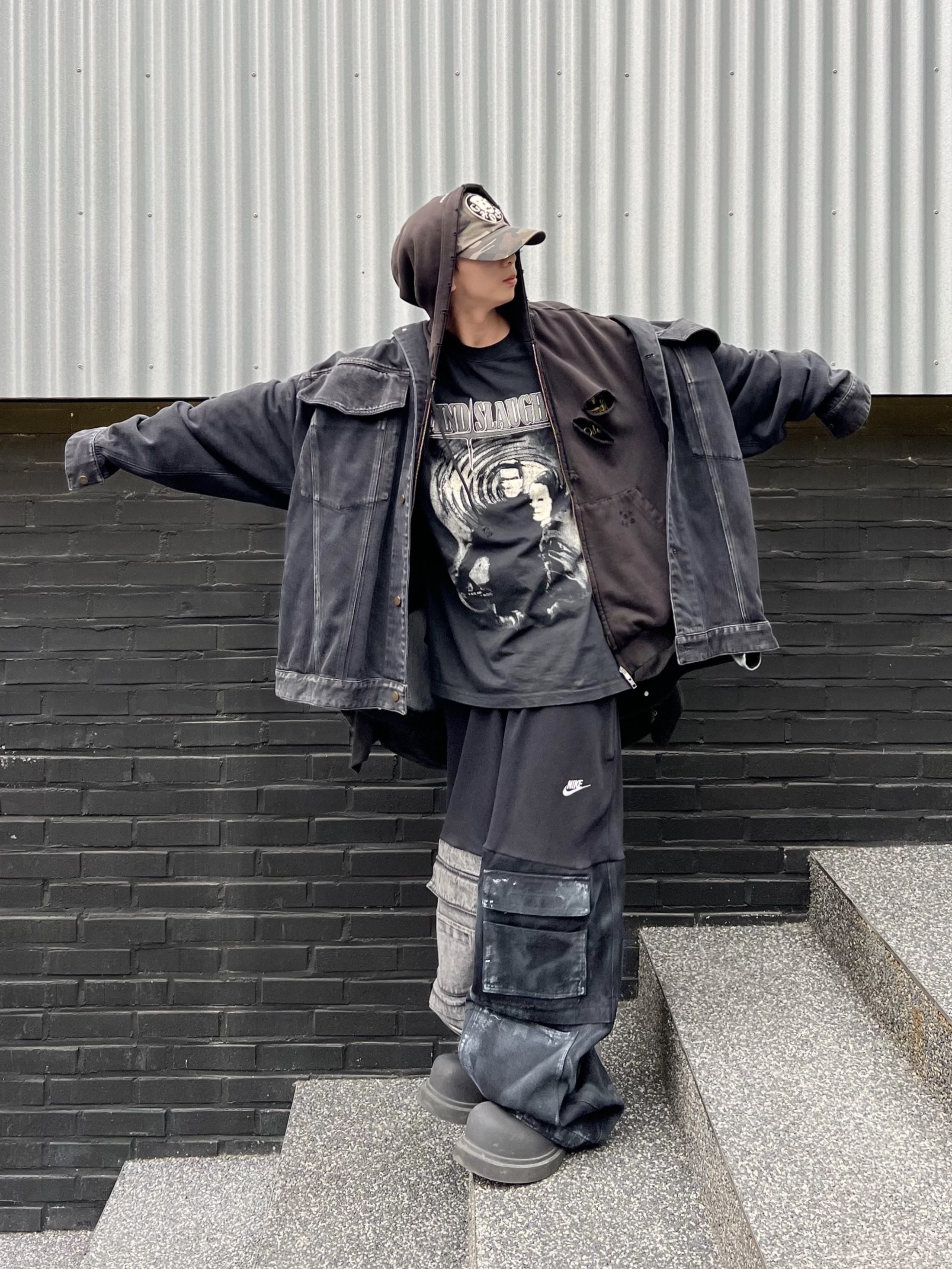 Balenciaga Steroid Derby Black, Project G/R Mind Slaughter Vintage Washeed T-Shirt Black 착용 스타일 - 3