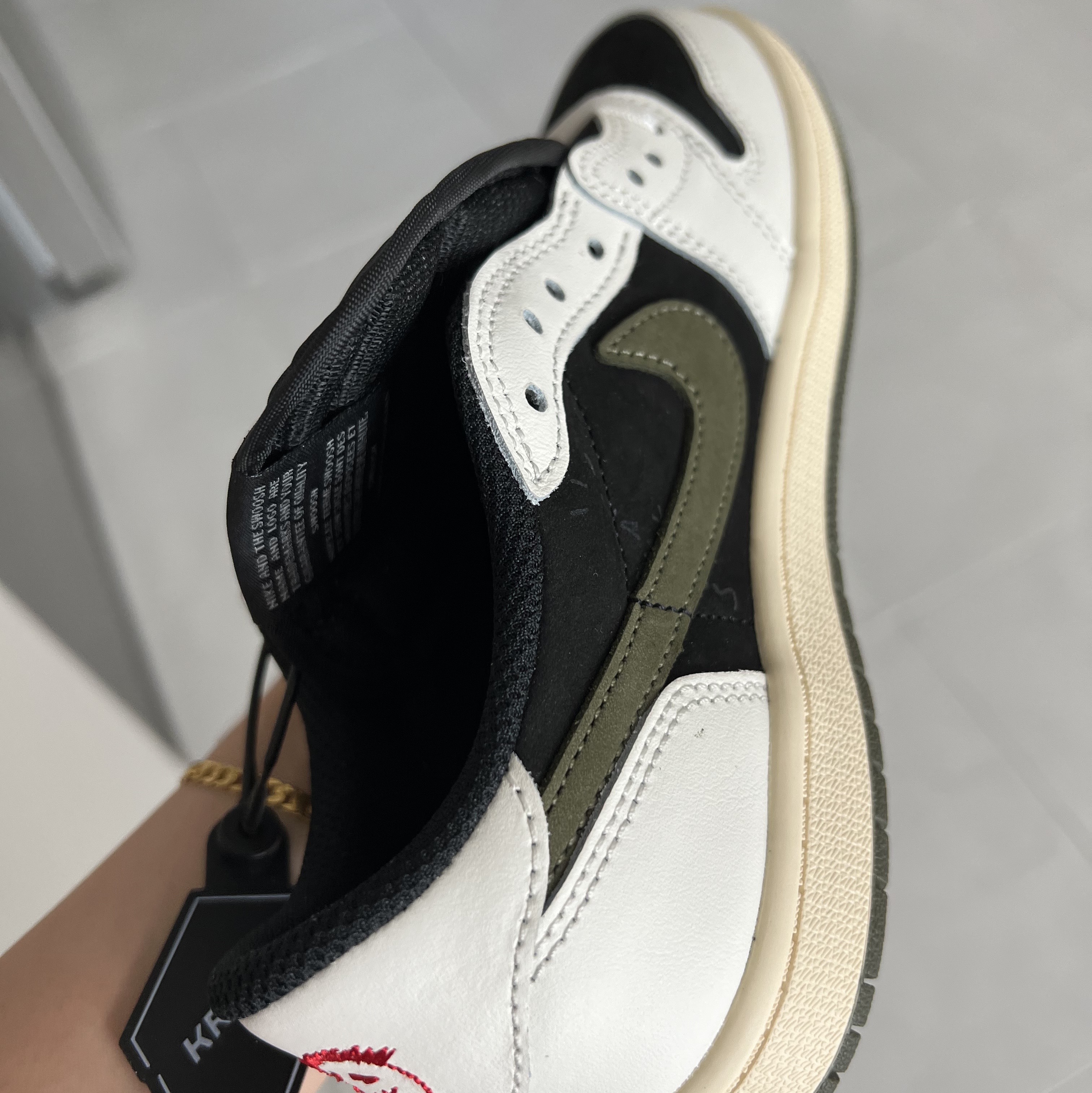 (PS) Jordan 1 x Travis Scott Retro Low OG SP Medium Olive 착용 스타일