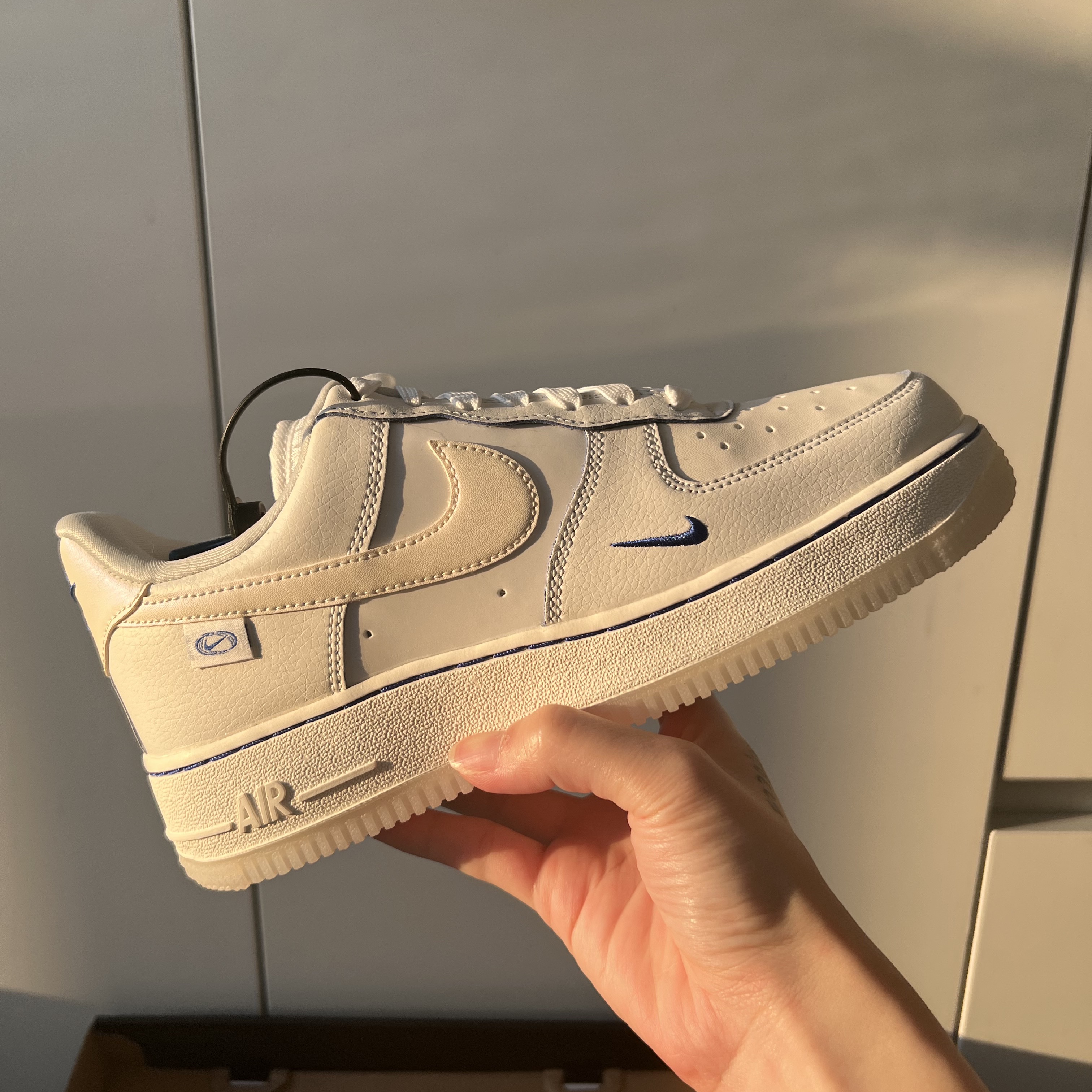 (W) Nike Air Force 1 '07 LX Game Royal Sail 착용 스타일