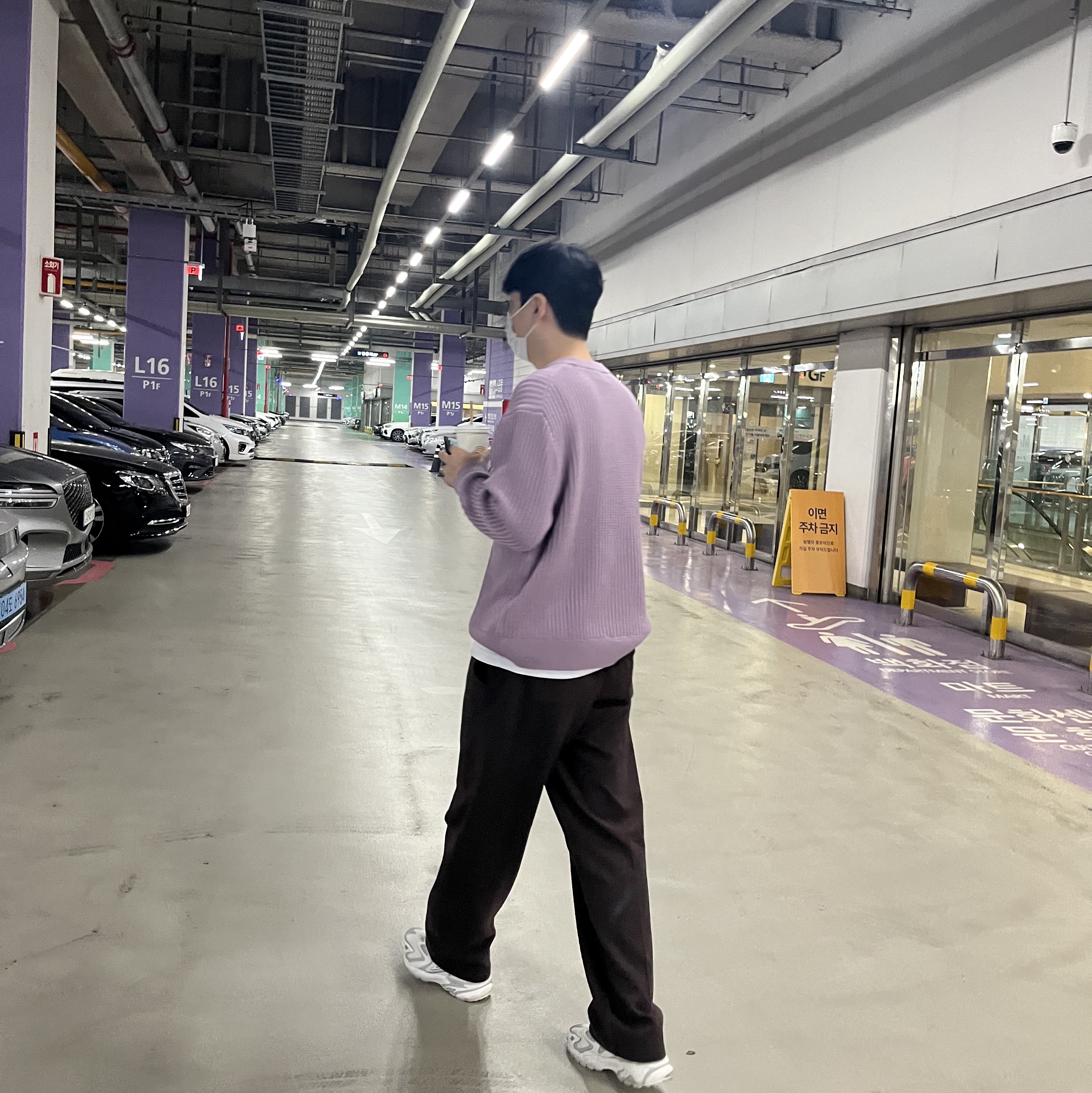 Louis Vuitton Runner Tatic Sneakers White 착용 스타일