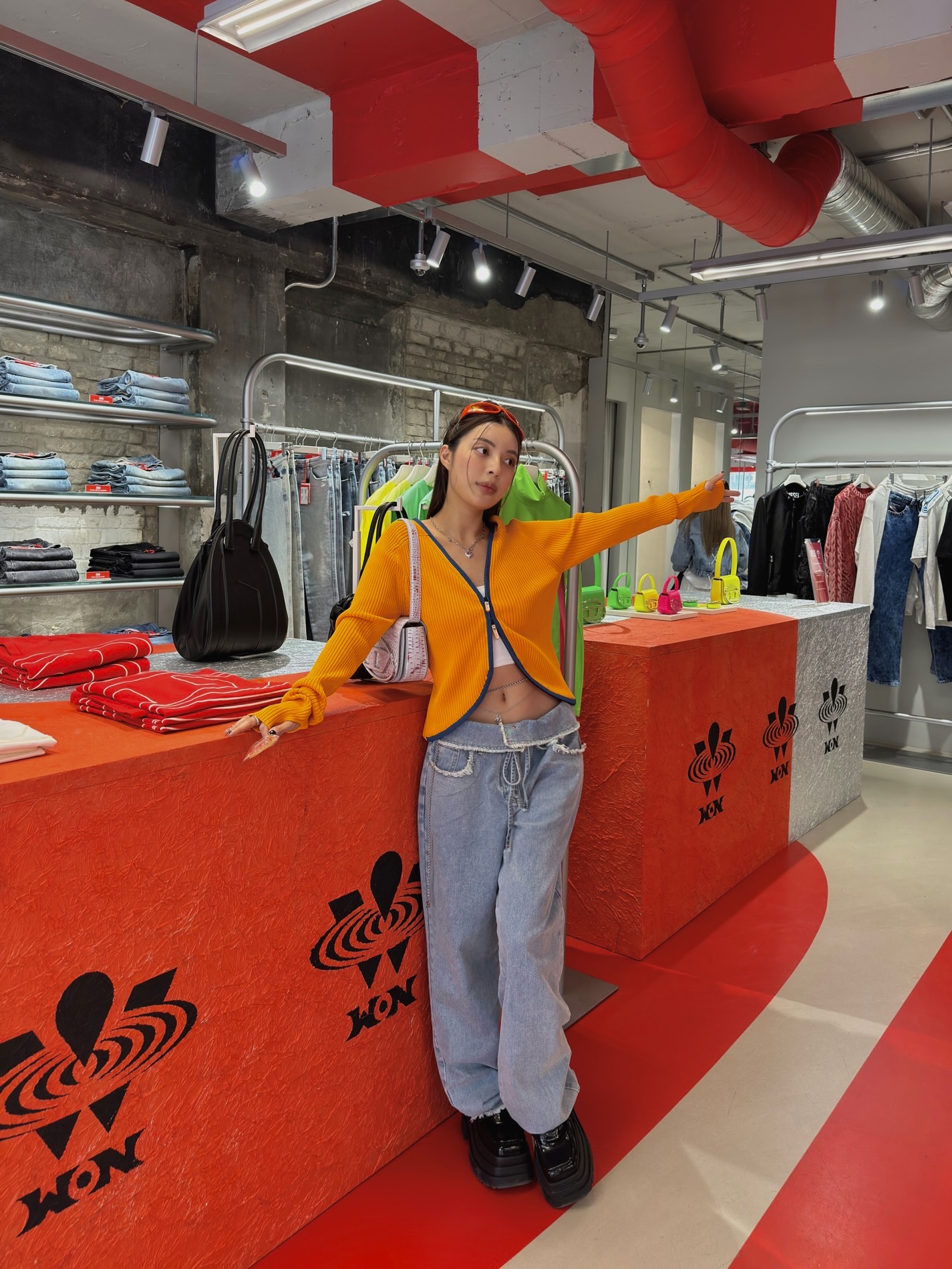 (W) Diesel Double Zip Knitted Cardigan Yellow 착용 스타일 - 5