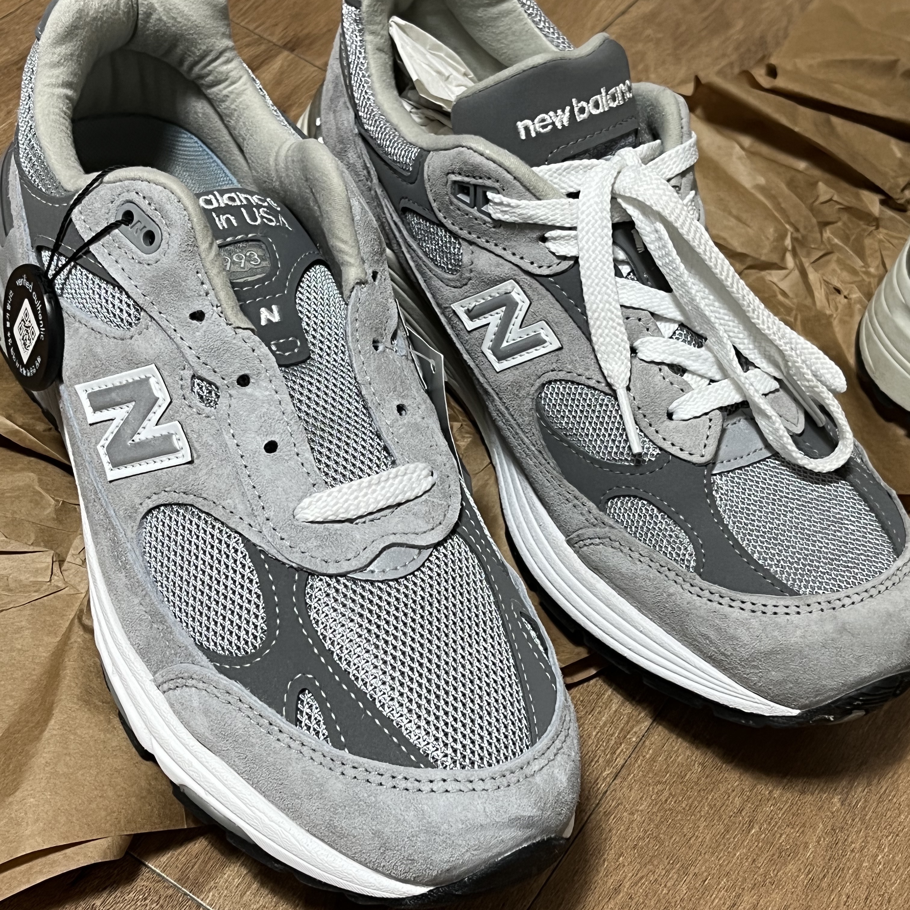 New Balance 992 Made in USA Grey - D Standard, (W) New Balance 993 Made in USA Grey - B Standard 착용 스타일 - 3