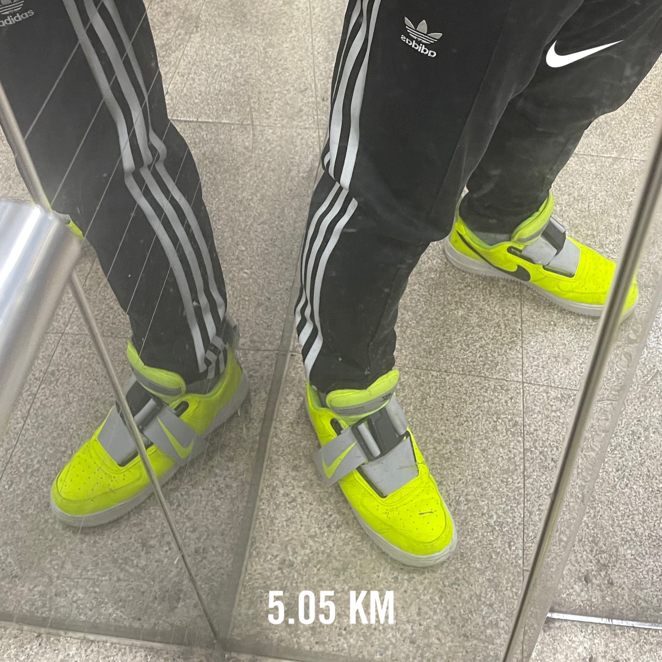 Nike Air Force 1 Utility Volt 착용 스타일