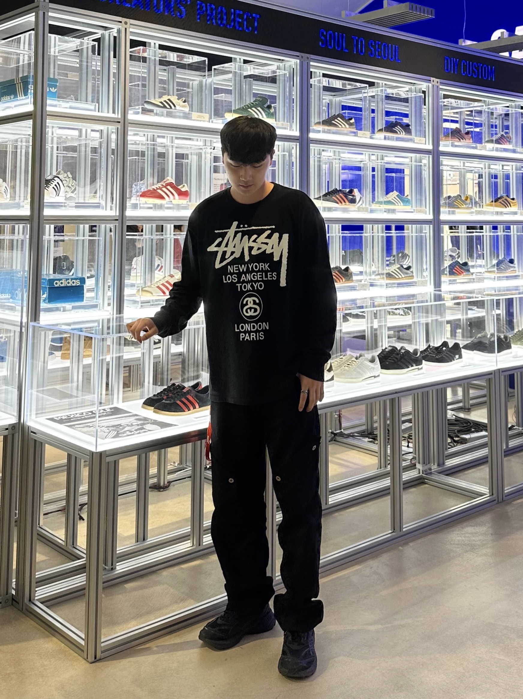 Stussy World Tour LS T-Shirt Black, Puma Velophasis PRM Black Silver 착용 스타일