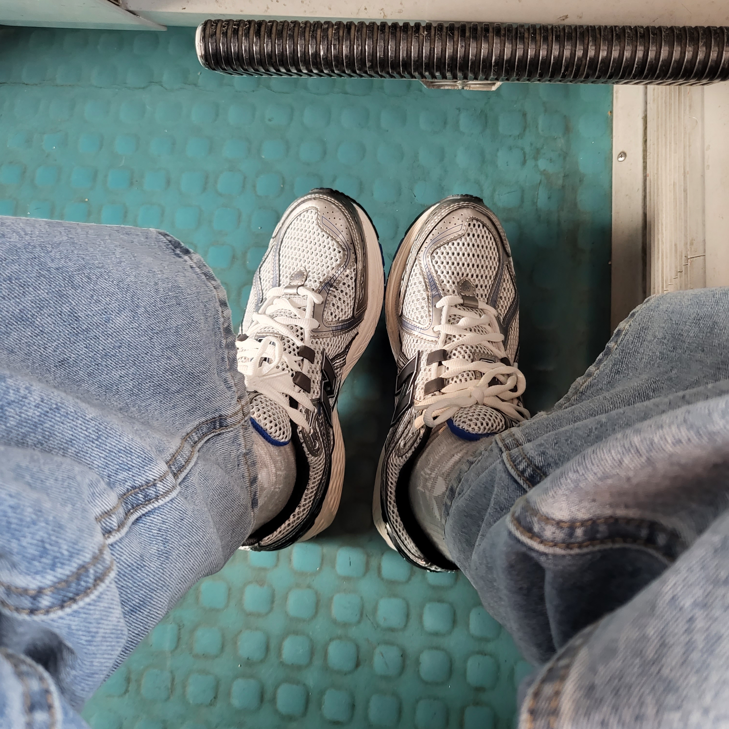 New Balance 1906R Silver Metallic 착용 스타일 - 4
