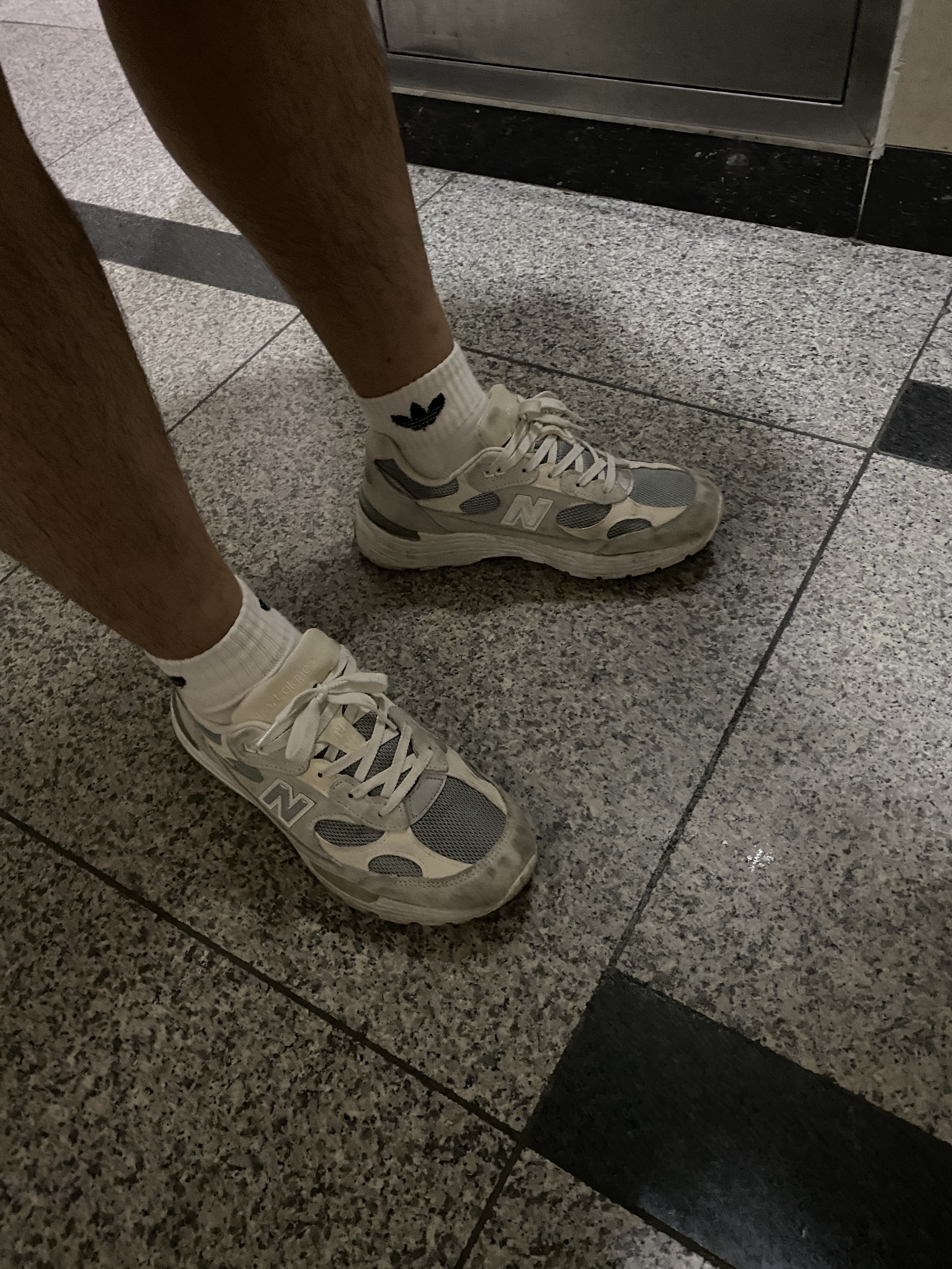 New Balance 992 Made in USA White Silver 착용 스타일