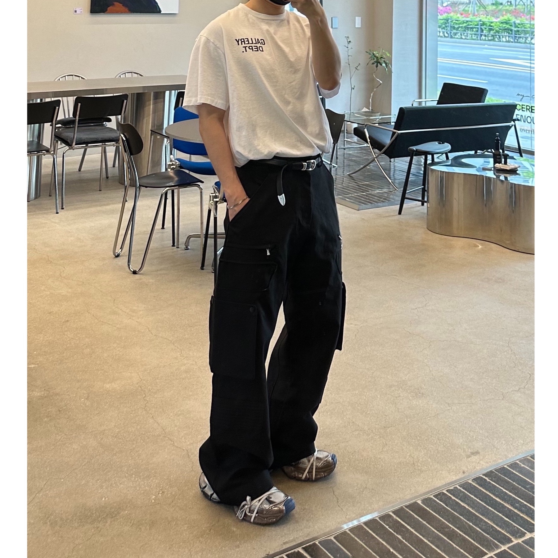 Balenciaga 3XL Sneakers Worn Out Grey White Blue, Gallery Dept. Souvenir T-Shirt White 착용 스타일 - 2