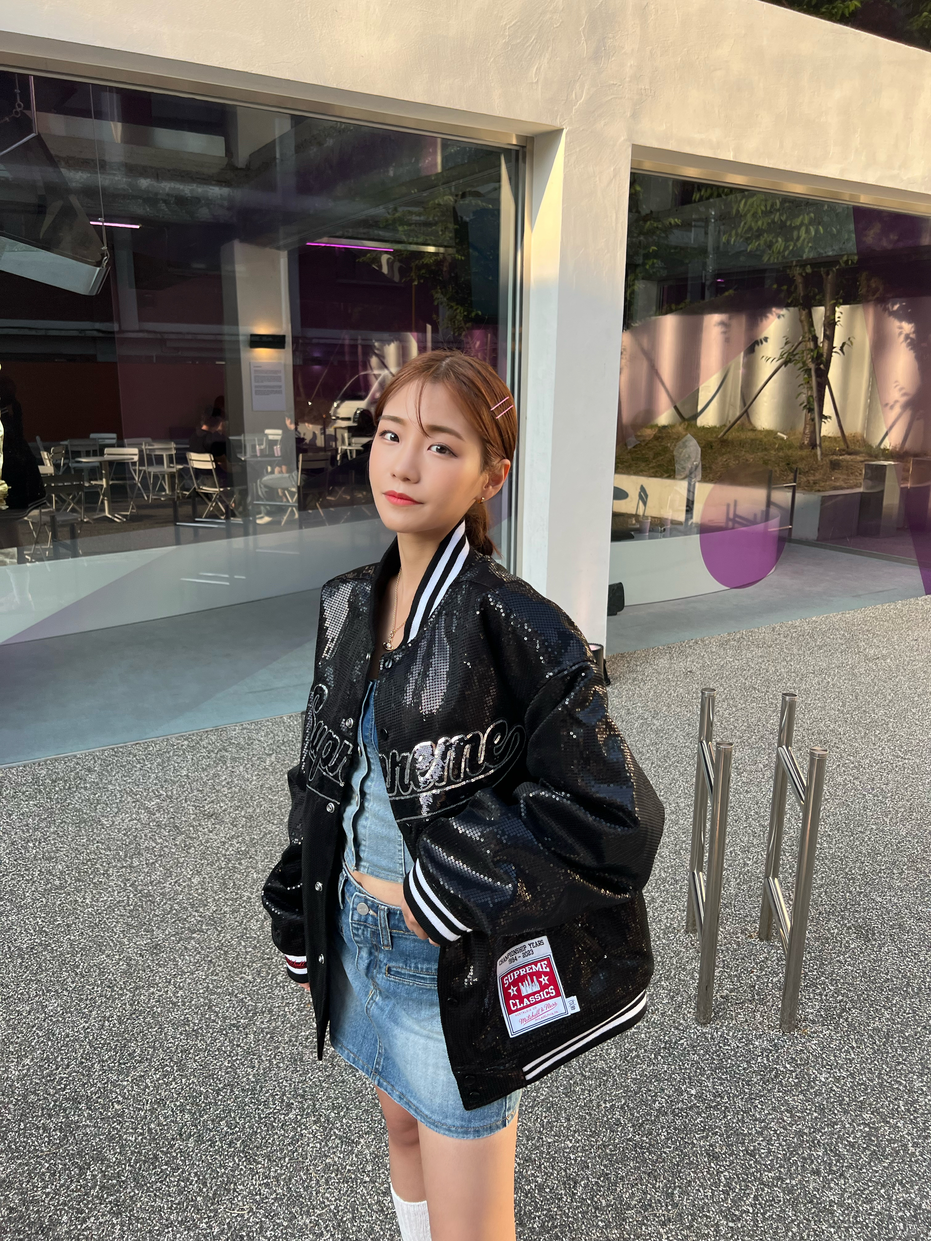 Adidas Bermuda Glow Pink, Supreme Mitchell & Ness Sequin Varsity Jacket Black - 23SS 착용 스타일 - 4