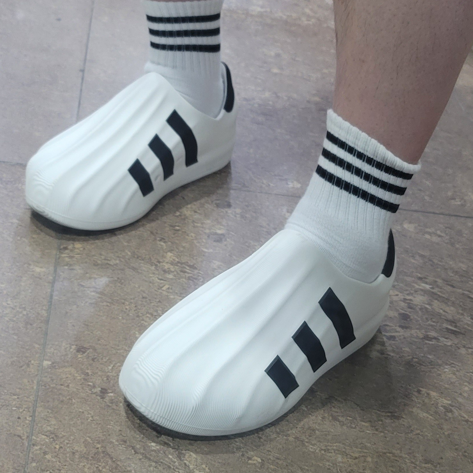 Adidas Adifom Superstar Core White 착용 스타일 - 5