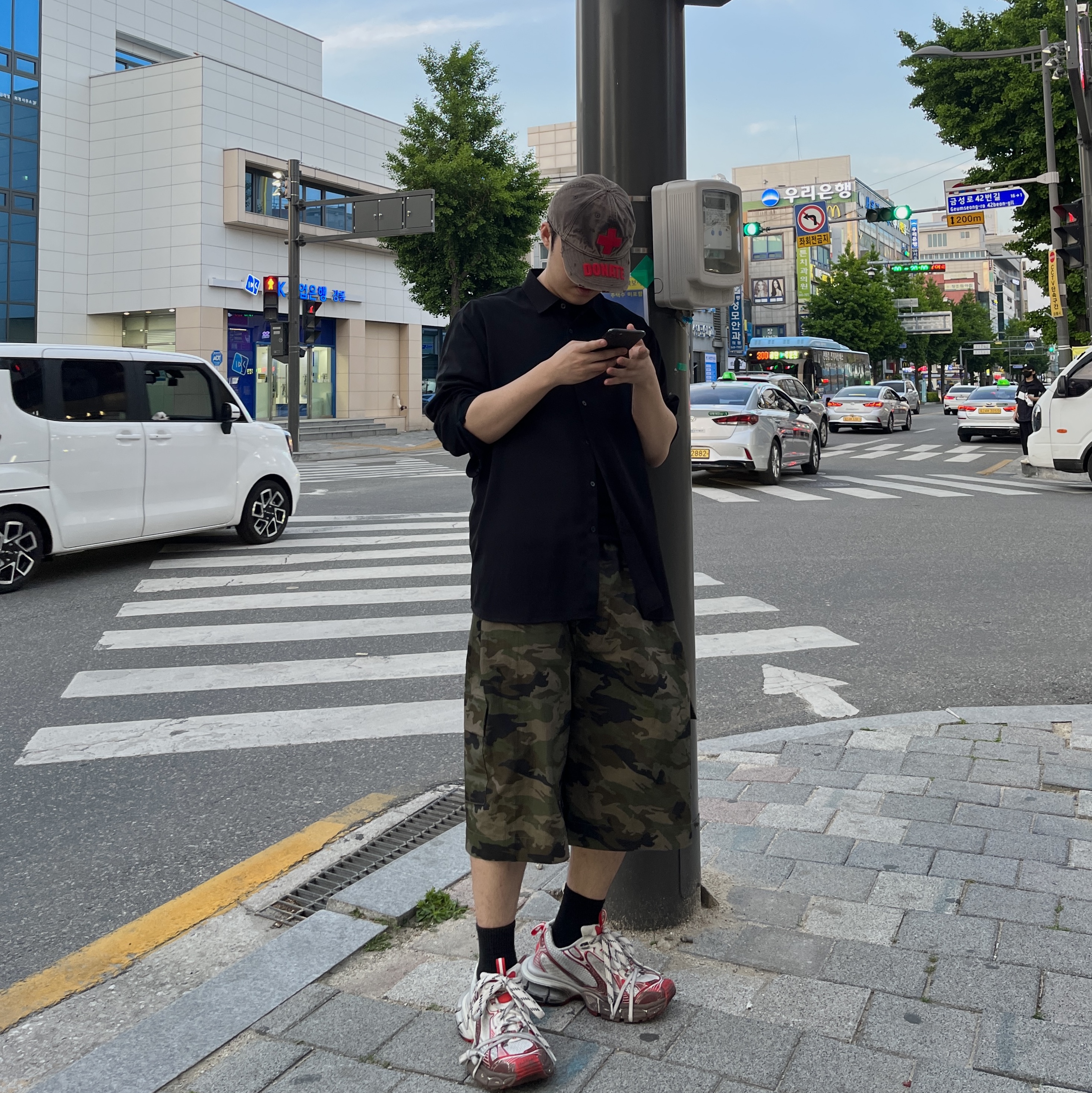 Balenciaga 3XL Sneakers Worn Out White Red 착용 스타일 - 1