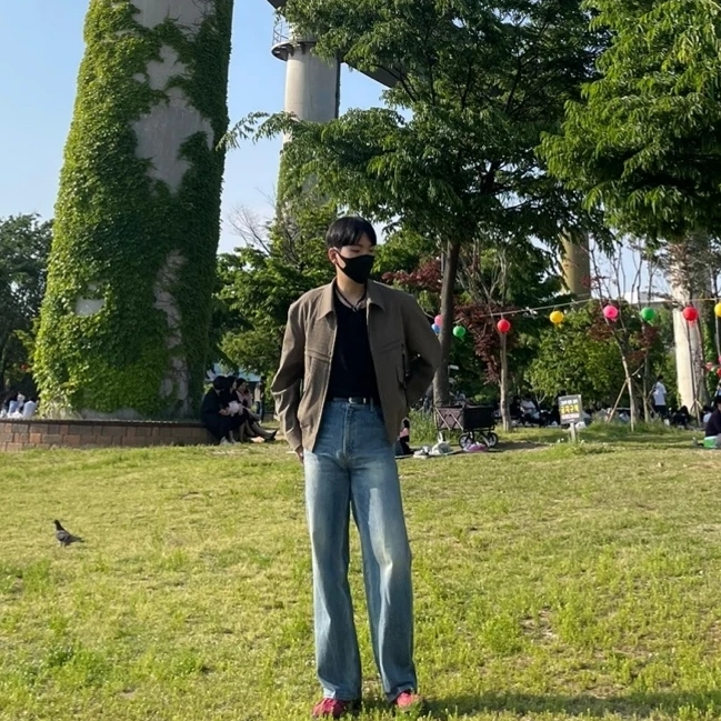 Adidas Tobacco Gruen Collegiate Burgundy 착용 스타일 - 4