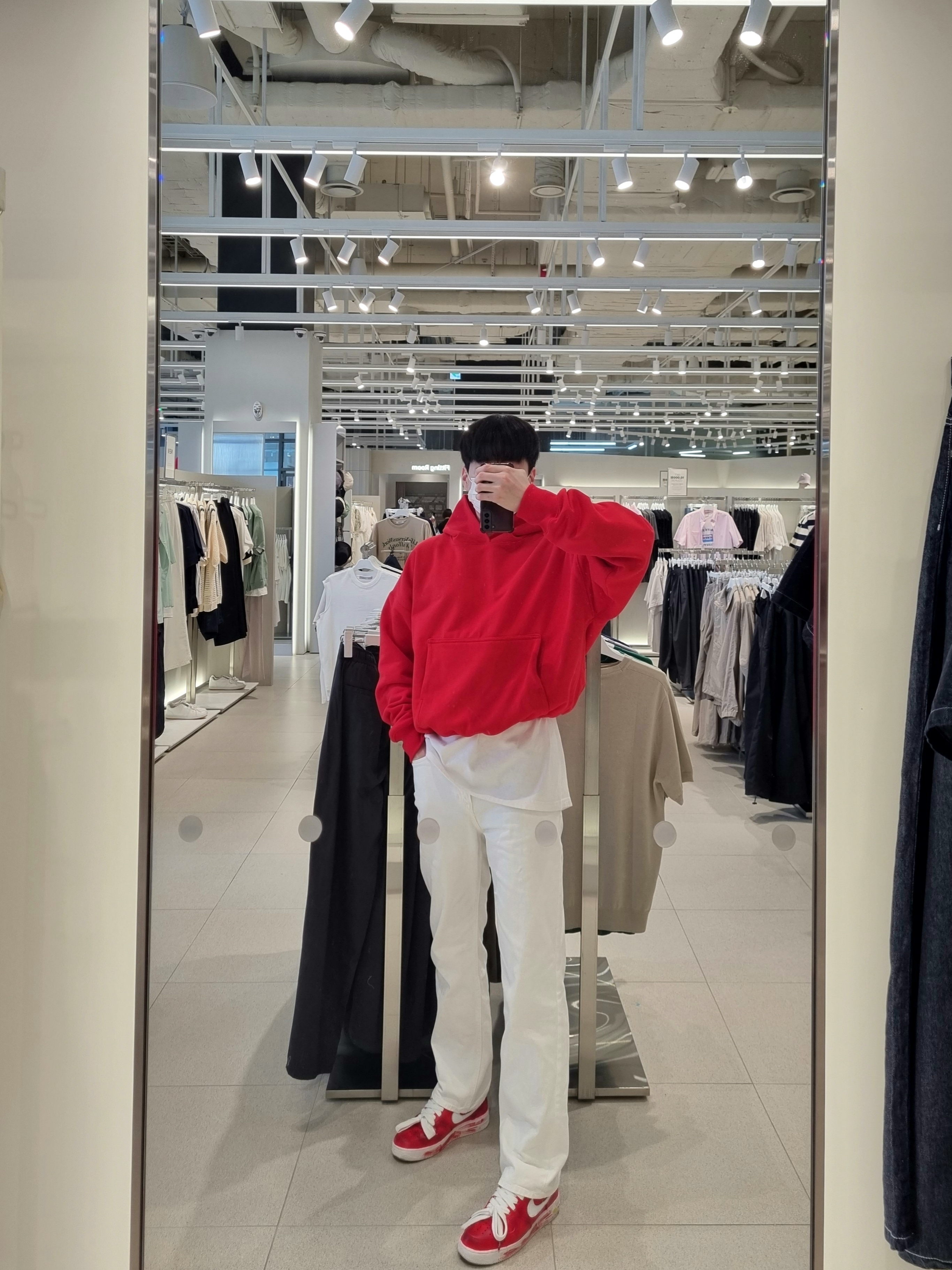 Yeezy Gap Hoodie Red, Nike x Peaceminusone Air Force 1 Low Para-Noise - Korea Exclusive 착용 스타일