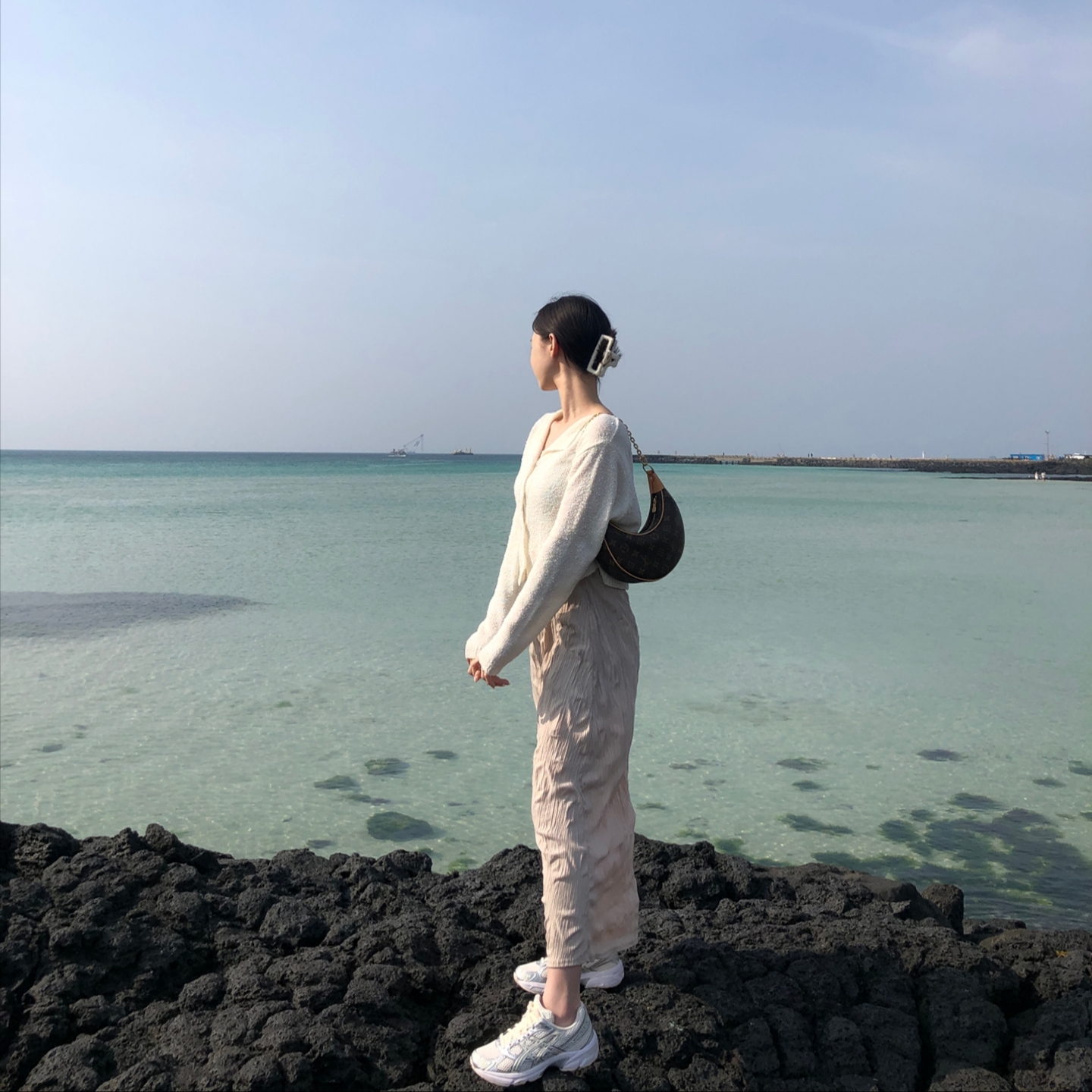 (W) 아식스 젤 1130 크림 퓨어 실버, 루이비통 루프 모노그램 착용 스타일 - 1