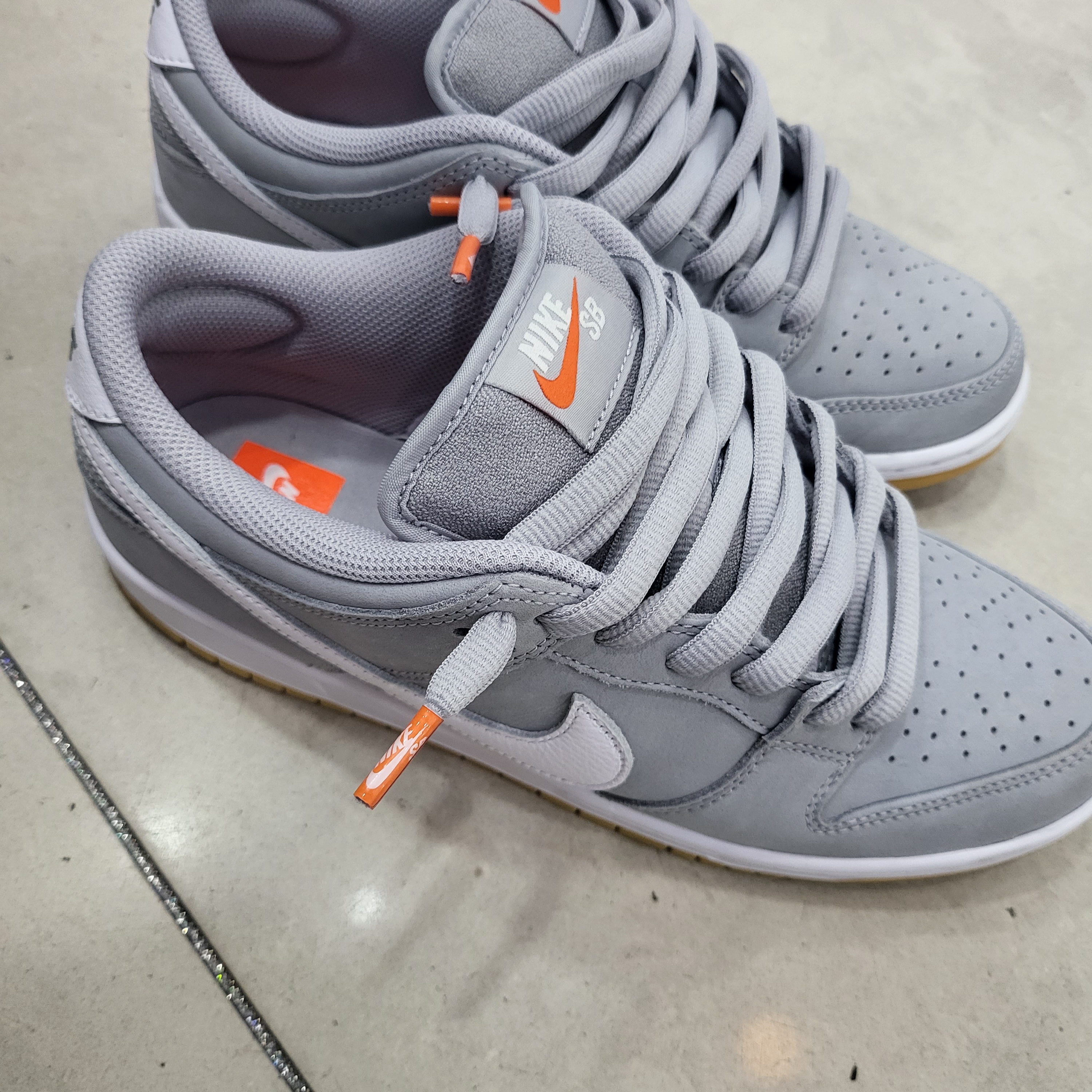 Nike Dunk Low Pro SB Wolf Grey White 착용 스타일
