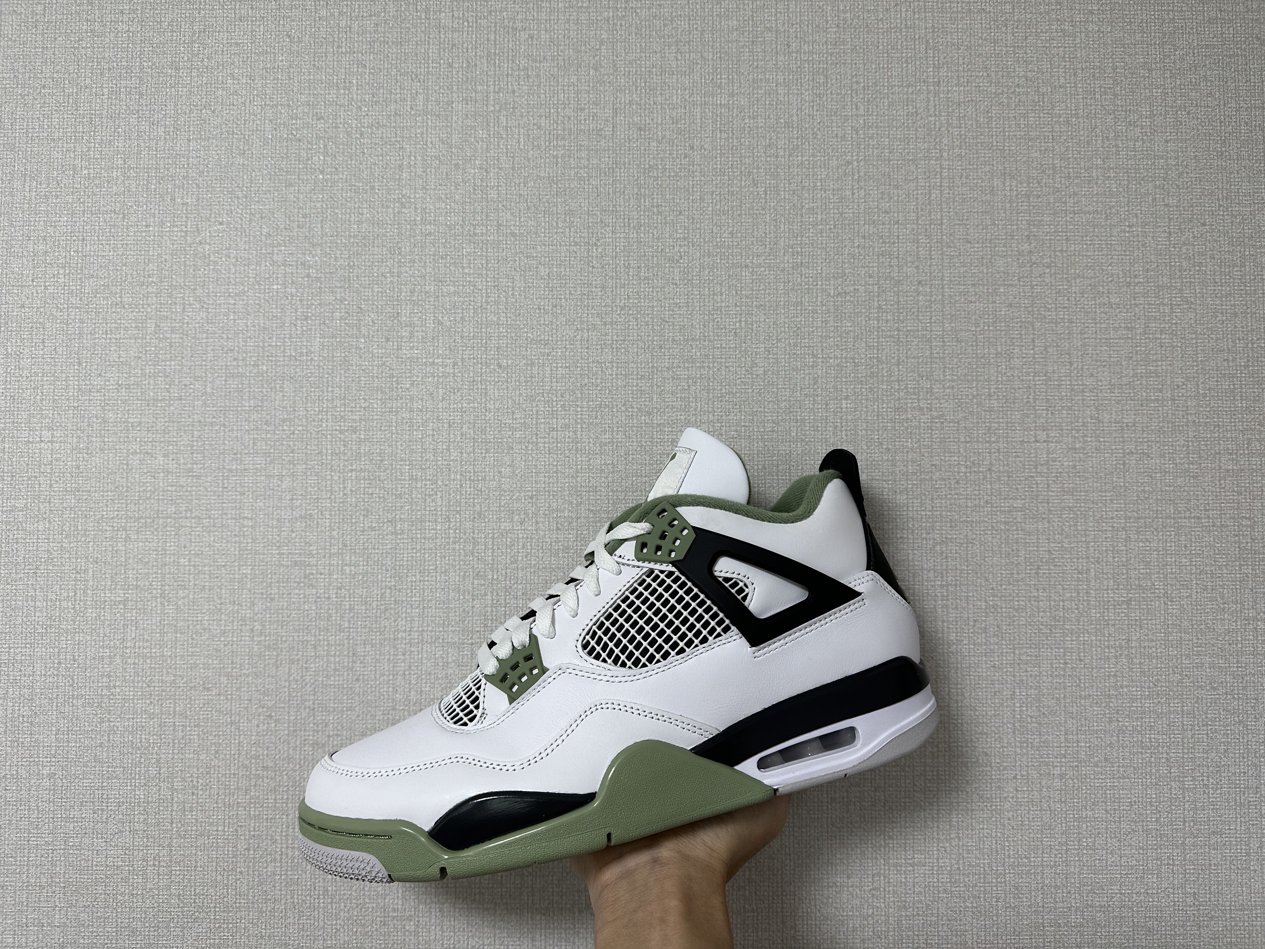 (W) Jordan 4 Retro Oil Green 착용 스타일 - 2