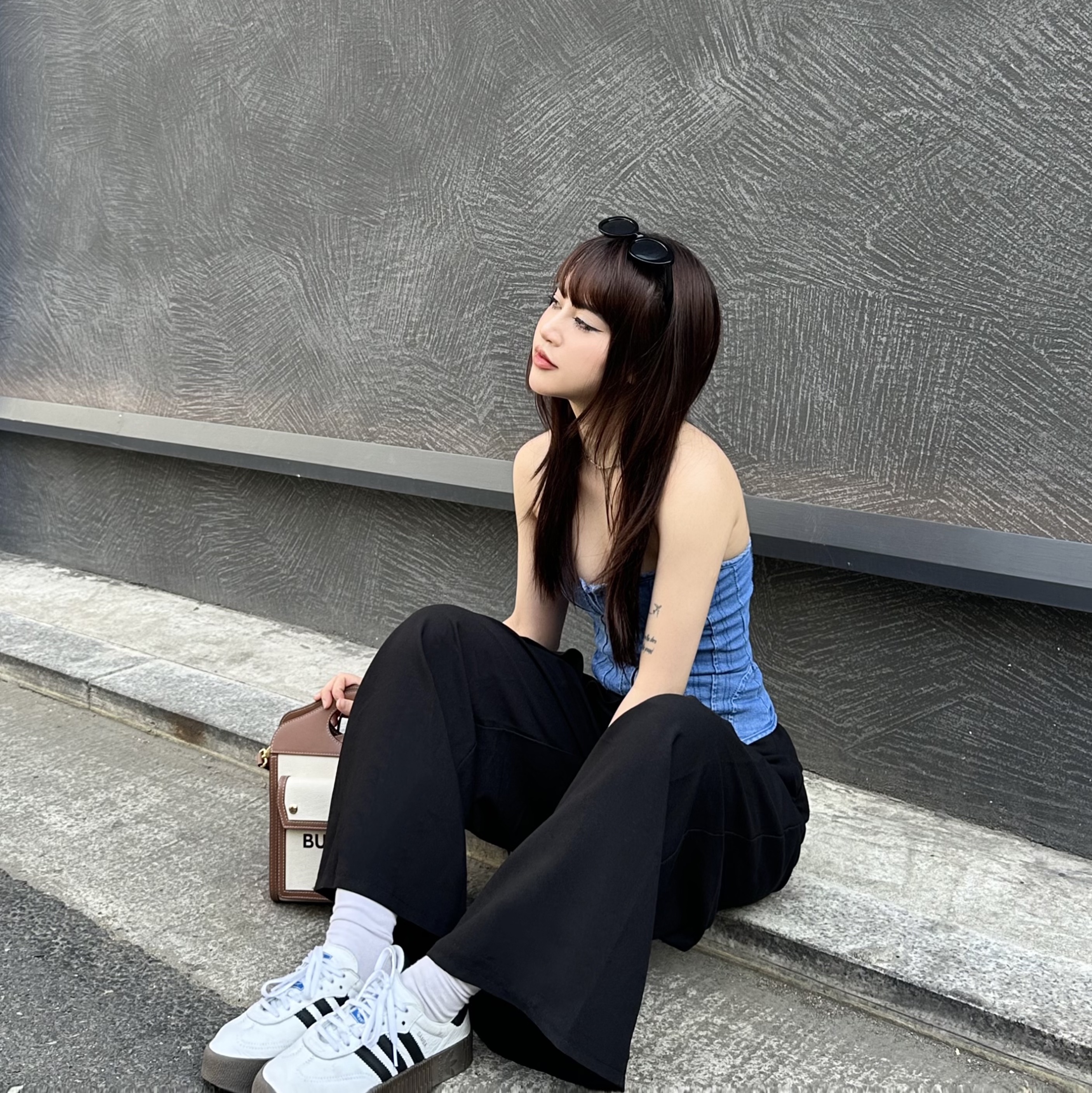 (W) Adidas Sambarose White Black Gum 착용 스타일 - 2